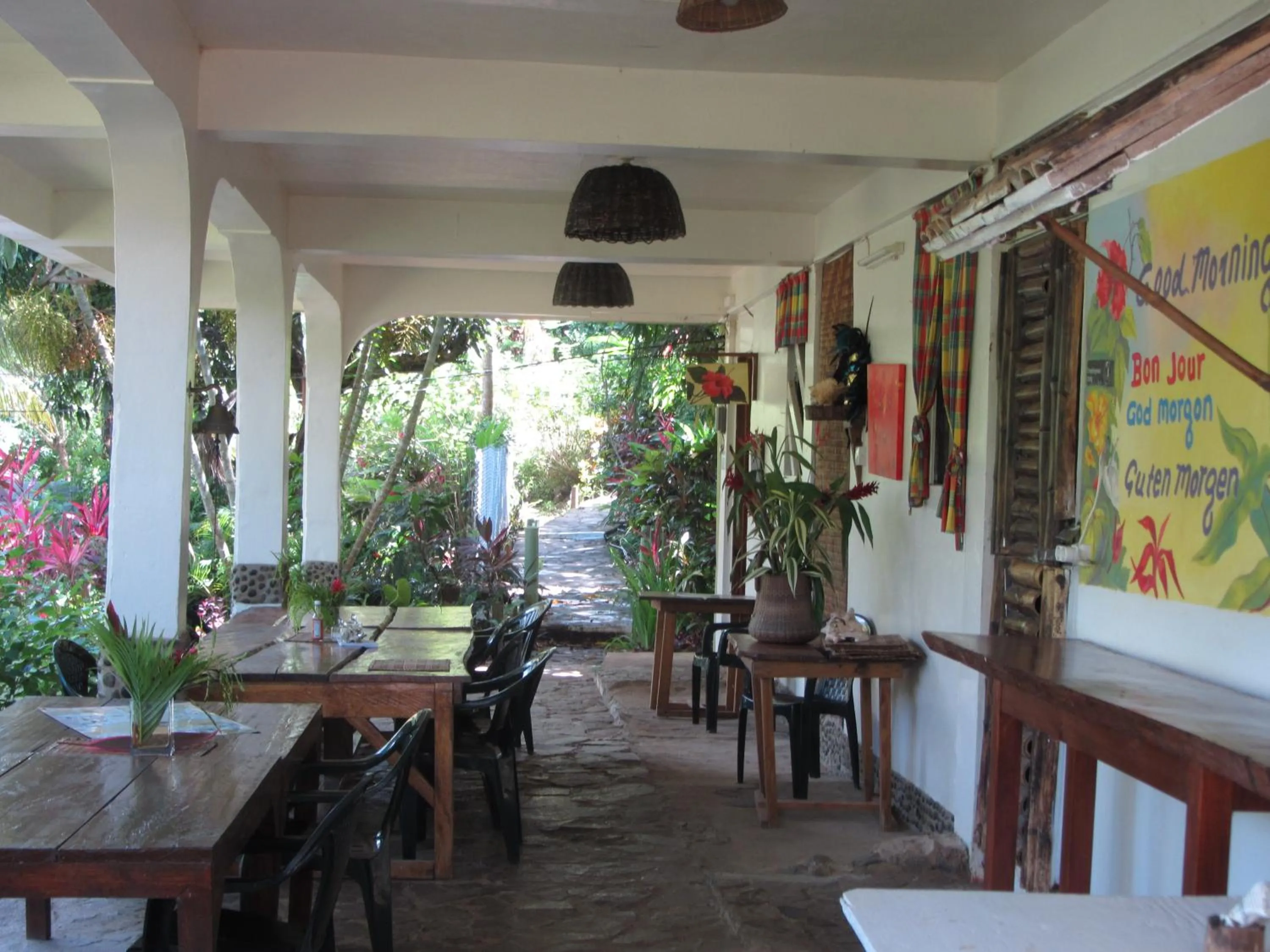 Breakfast in Hibiscus Valley Inn