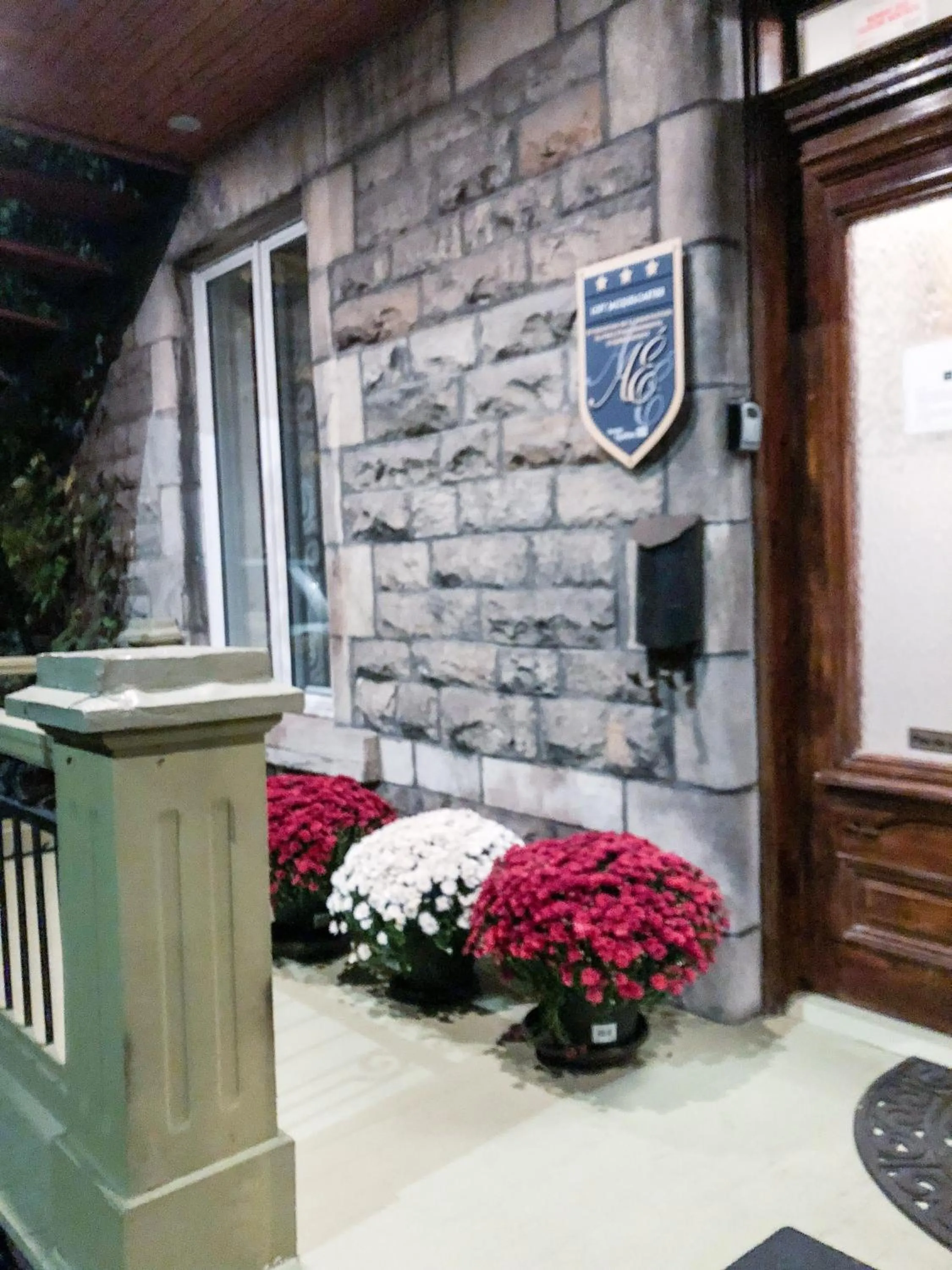 Facade/entrance in Lofts Jacques-Cartier Free Parking