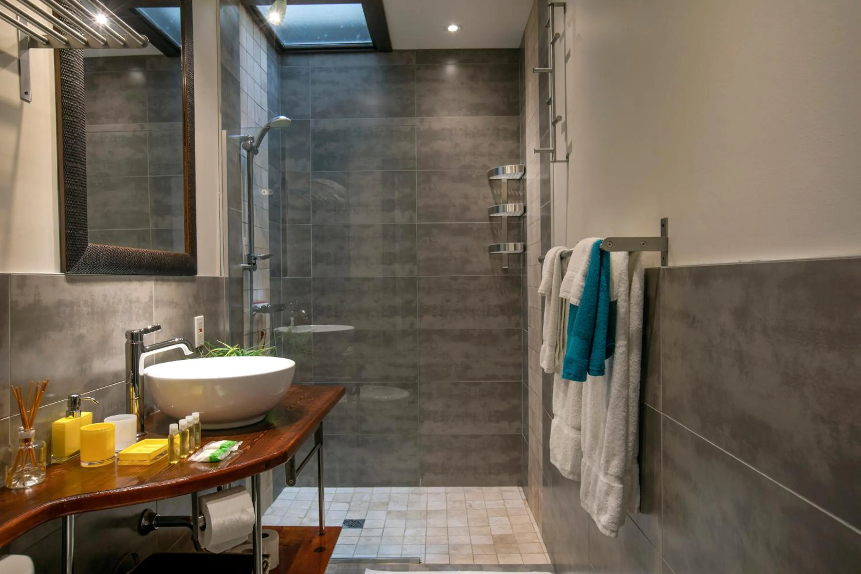 Shower in Lofts Jacques-Cartier Free Parking