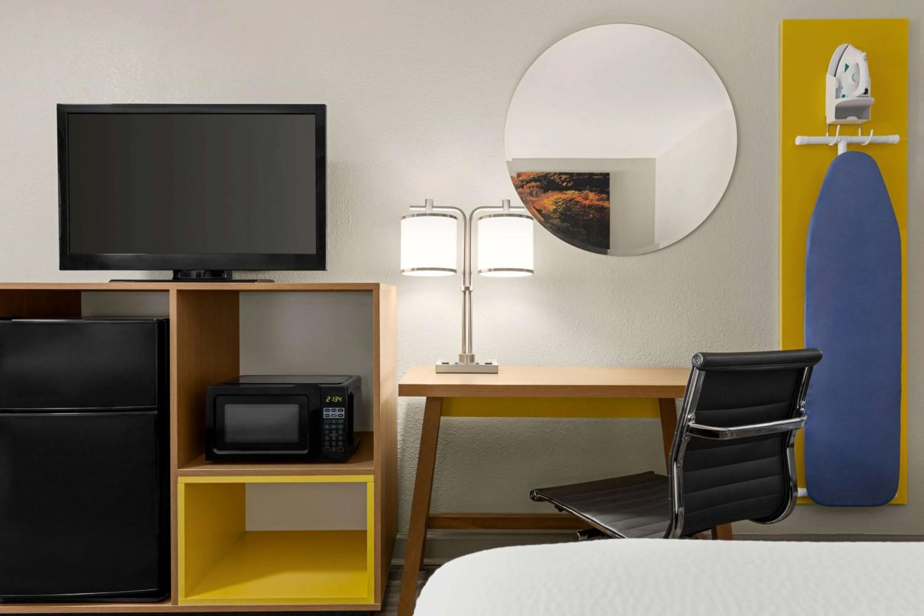 Photo of the whole room, Bed in Days Inn by Wyndham Fulton