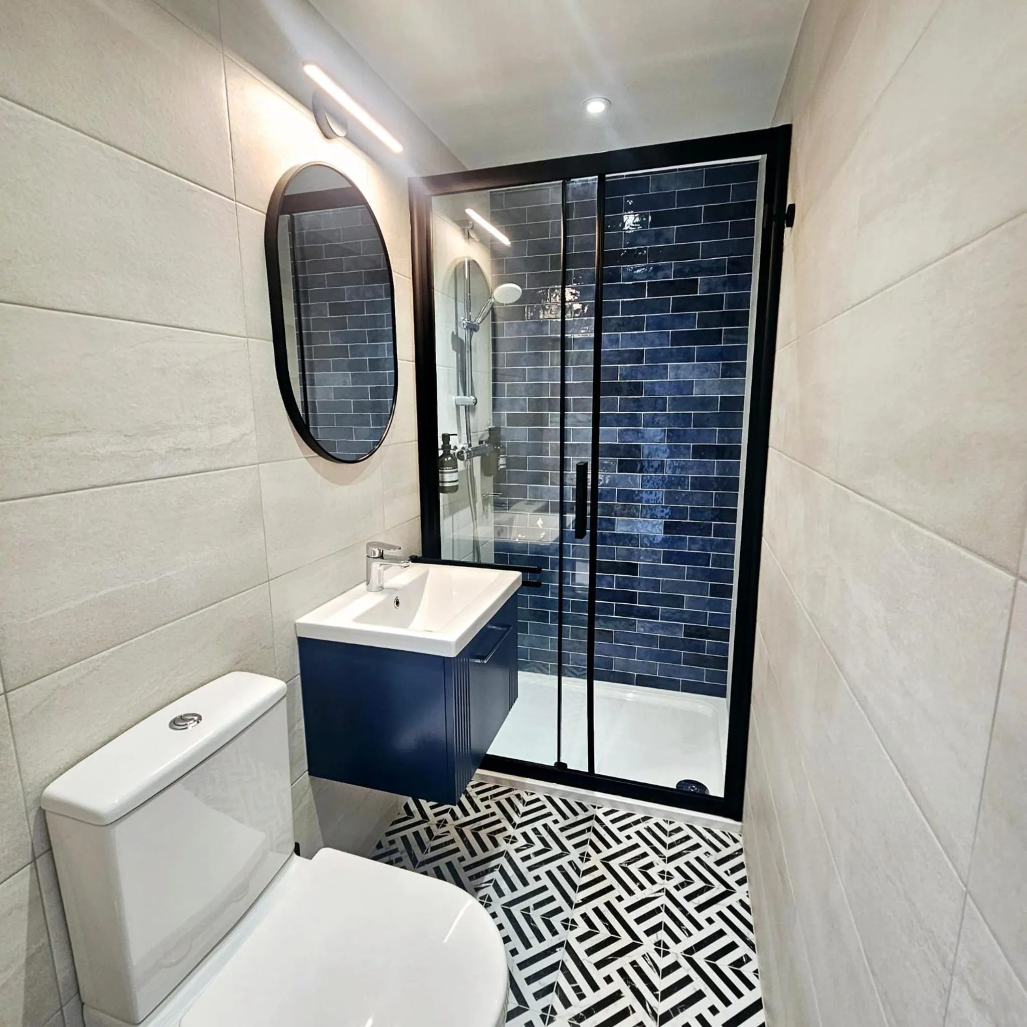 Bathroom in Mentone Hotel