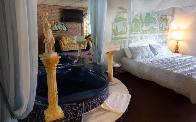 Photo of the whole room, Bed in Auberge La Rocaille