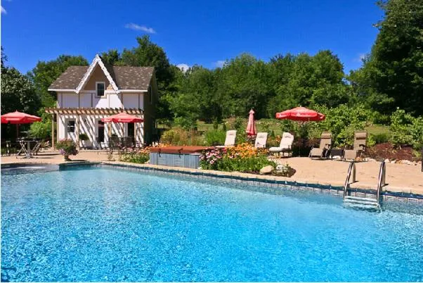 Property building in Clyde Hall Bed and Breakfast