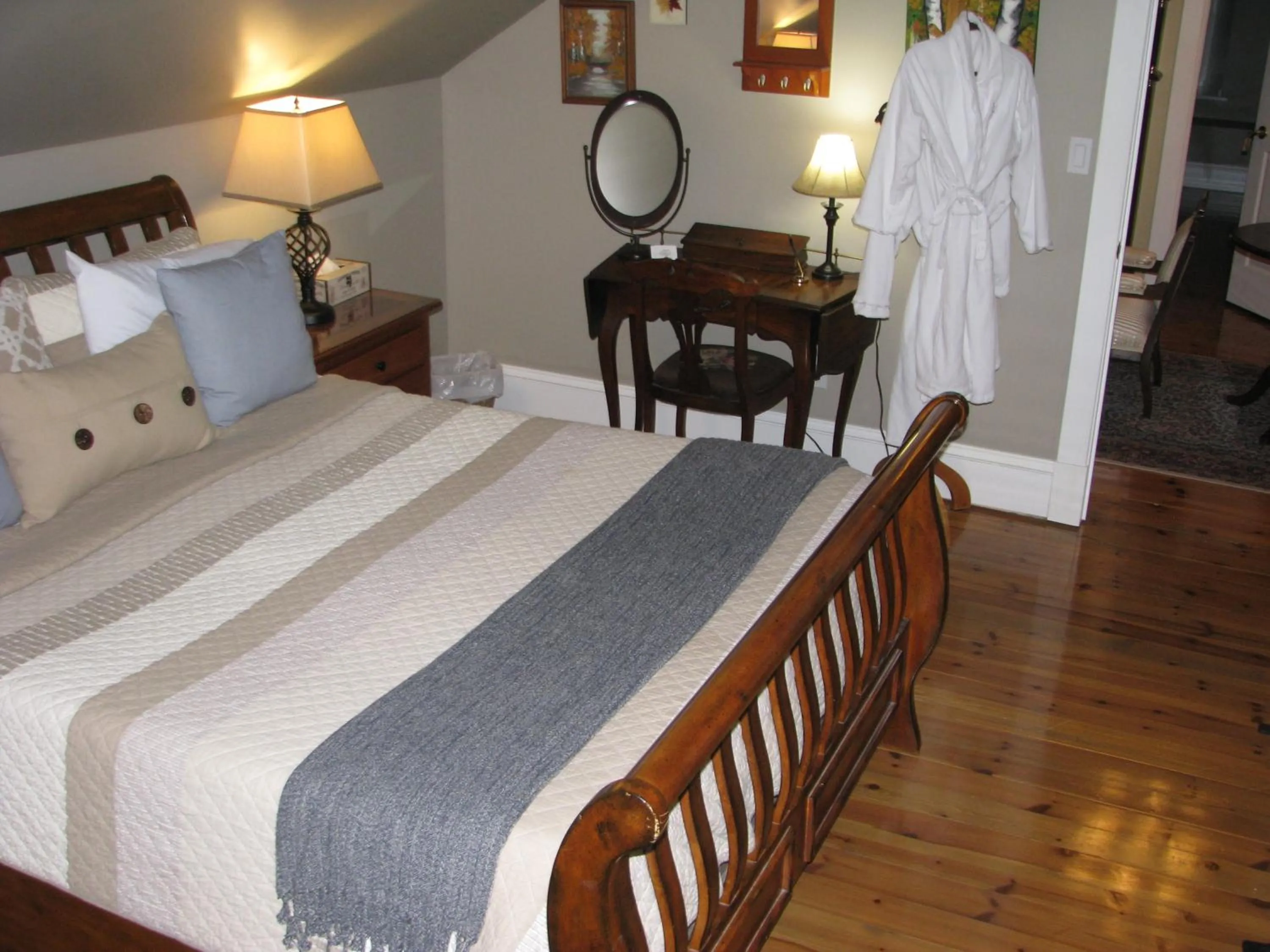 Bed in Clyde Hall Bed and Breakfast