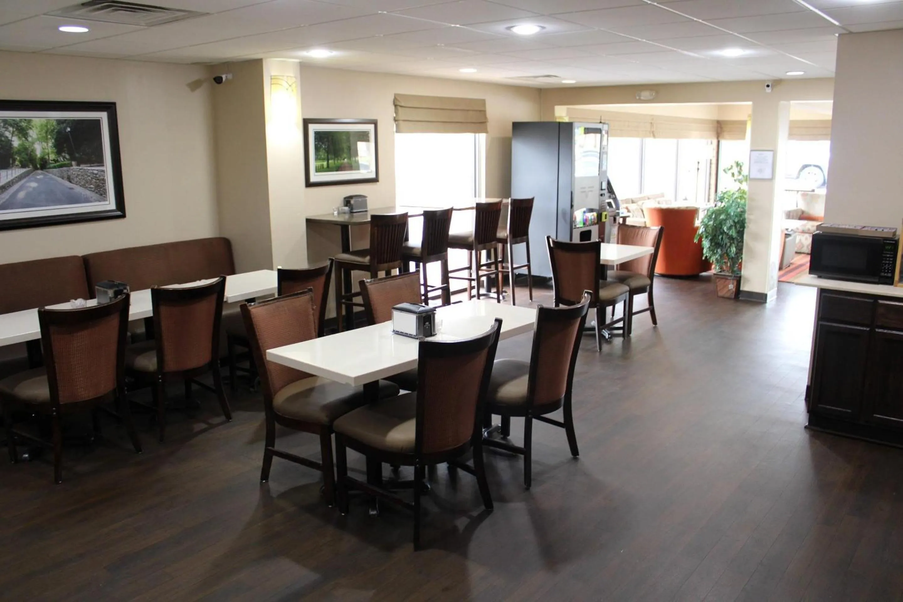 Breakfast in Rodeway Inn