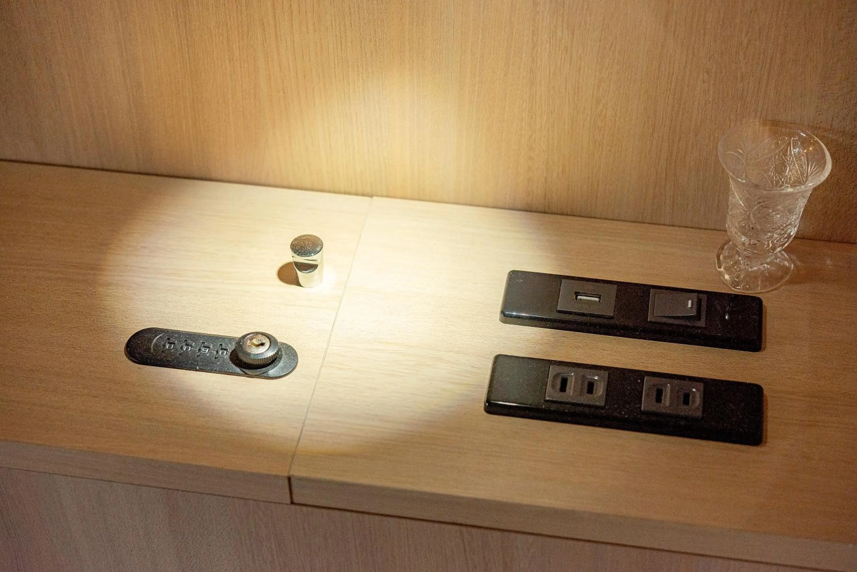 Photo of the whole room in plat hostel keikyu asakusa station