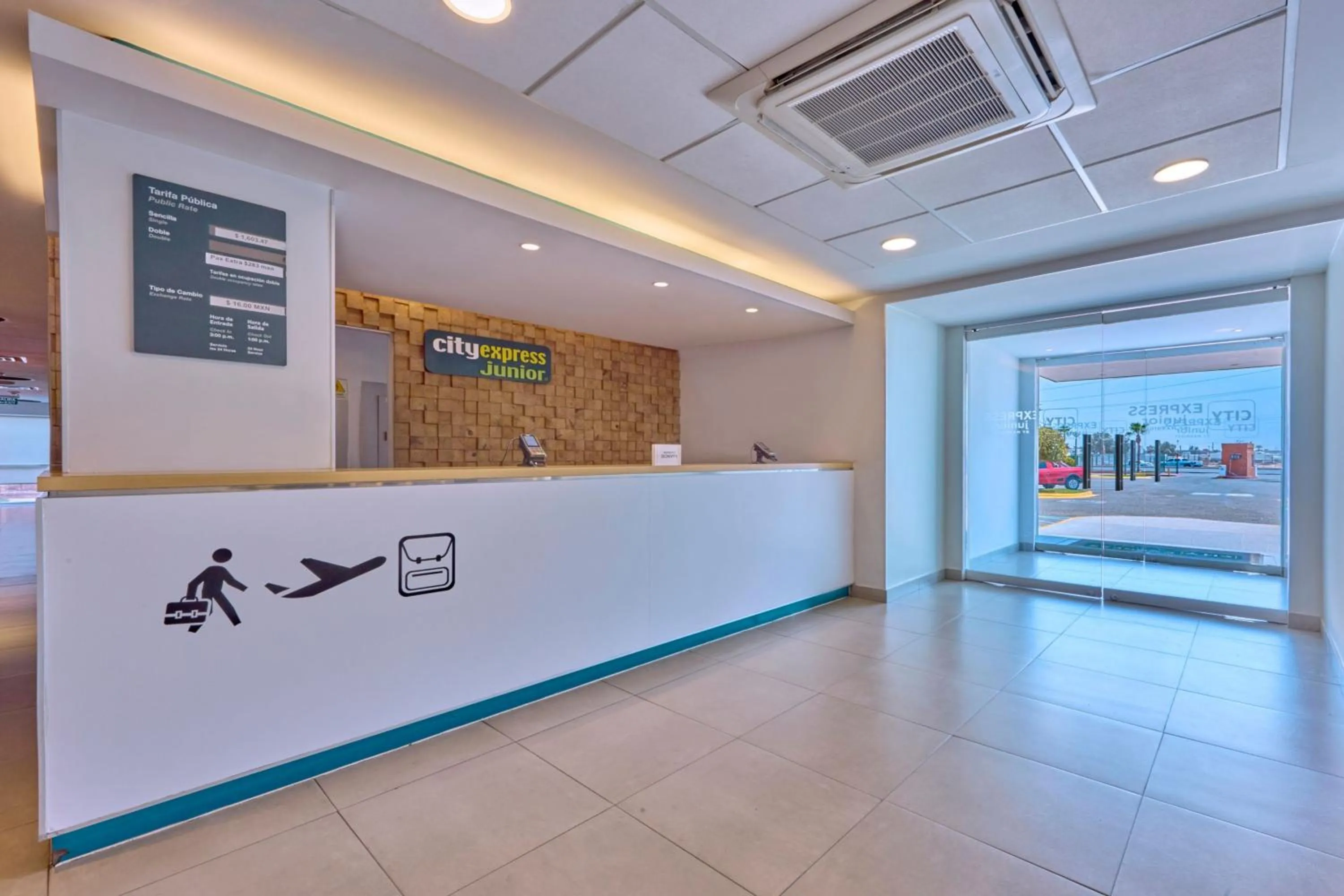 Lobby or reception in City Express Junior by Marriott Mexicali