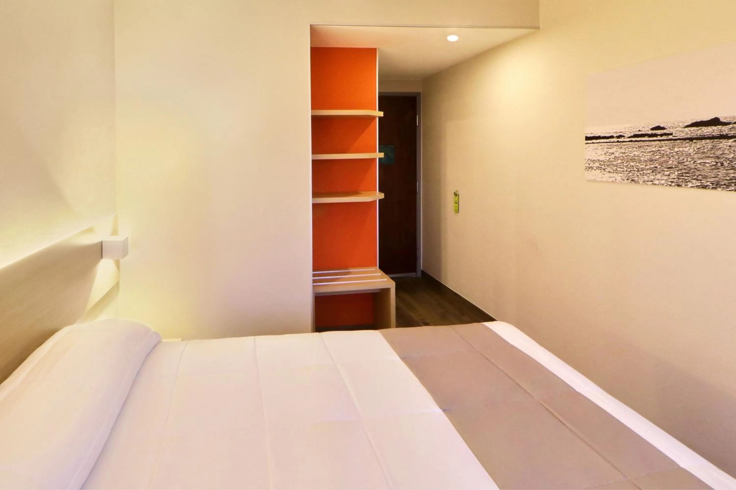Bedroom, Bed in City Express Junior by Marriott Tijuana Otay