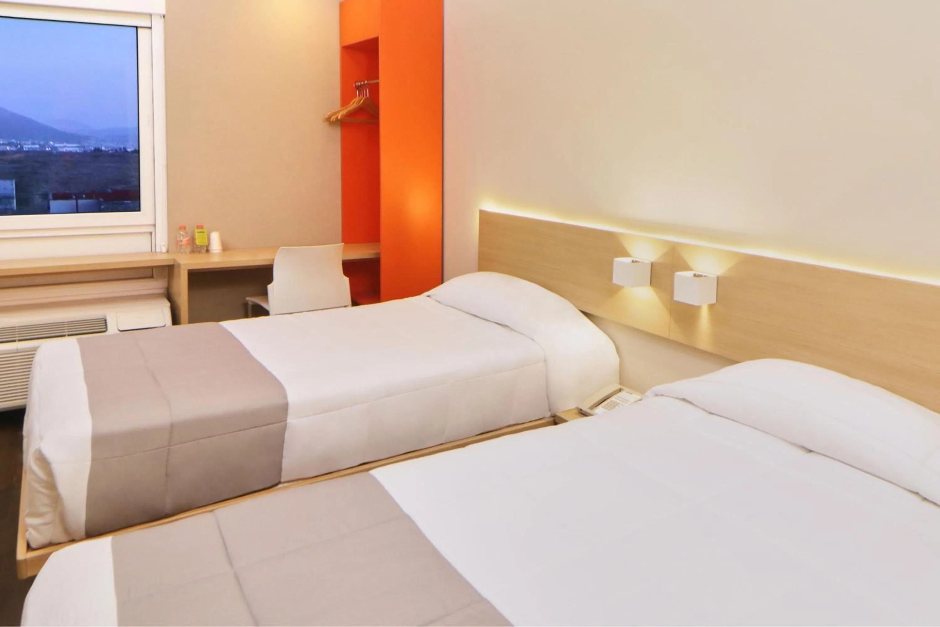 Bedroom, Bed in City Express Junior by Marriott Tijuana Otay