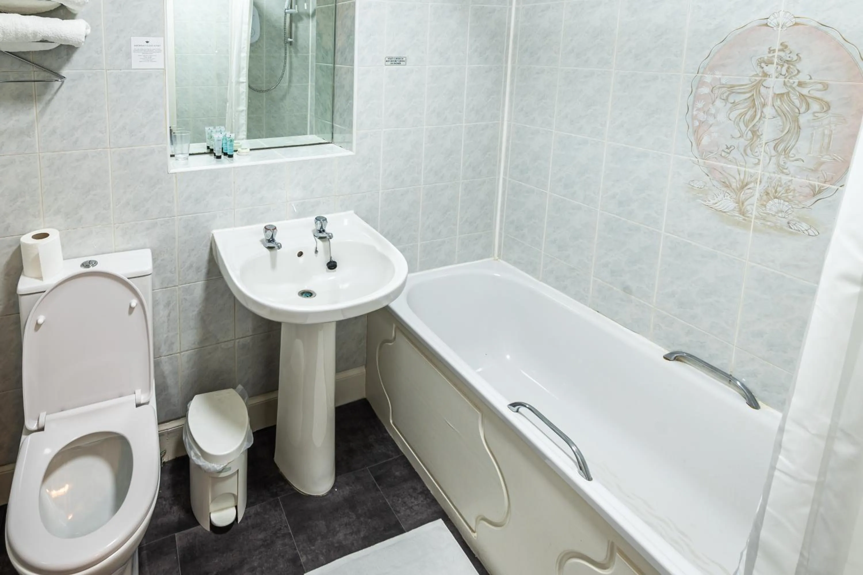 Bathroom in Grampian Hotel