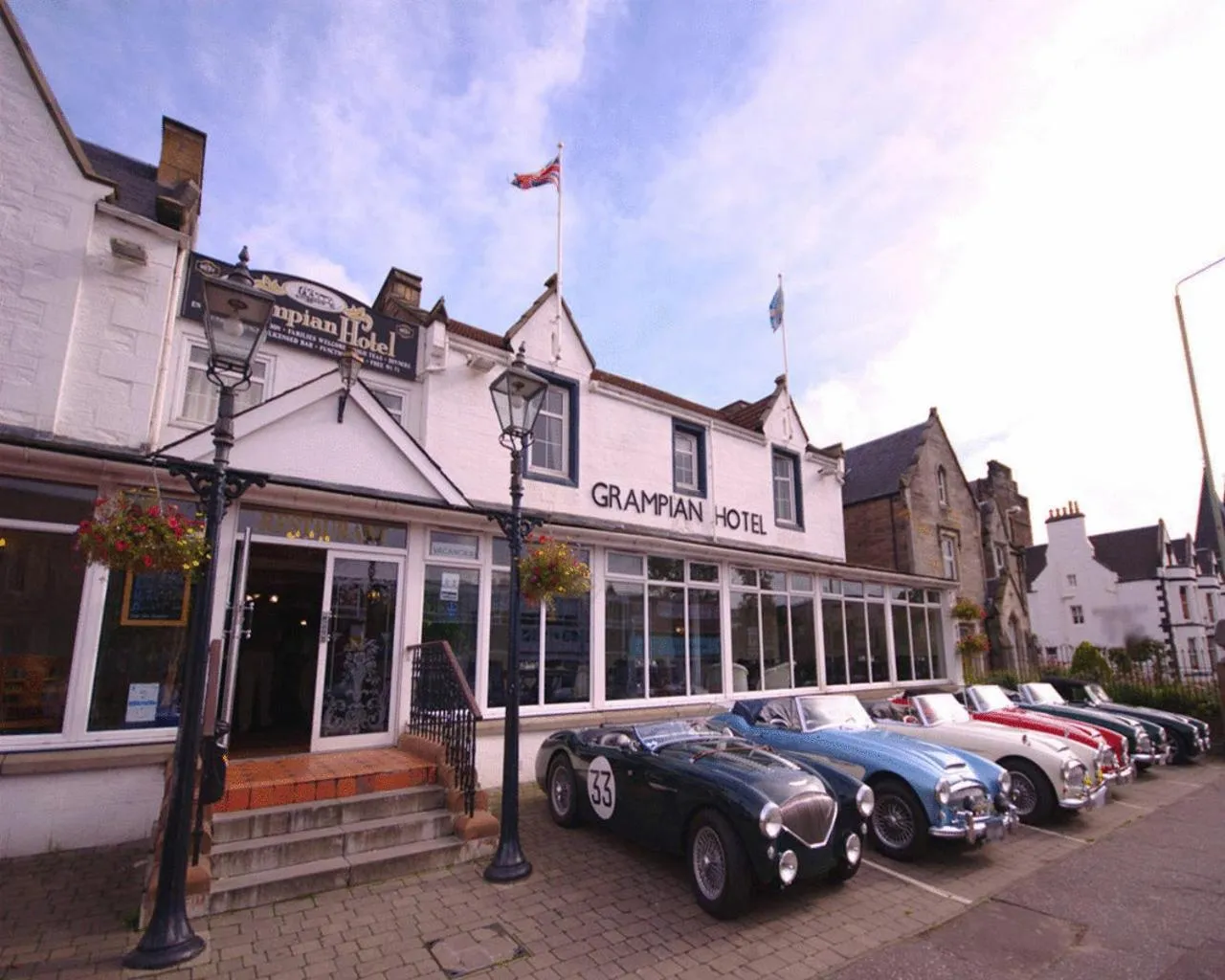 Facade/entrance in Grampian Hotel