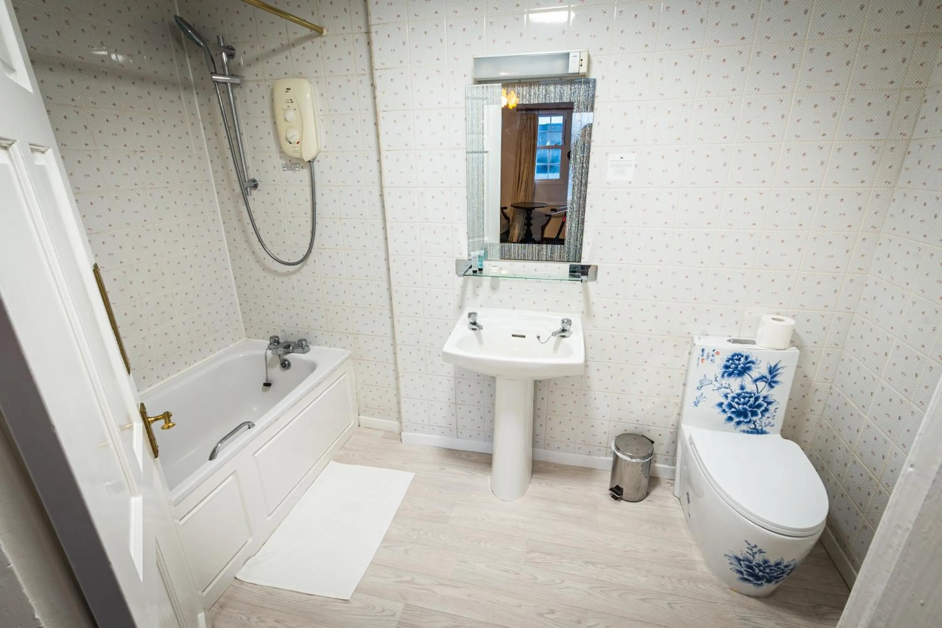 Bathroom in Grampian Hotel