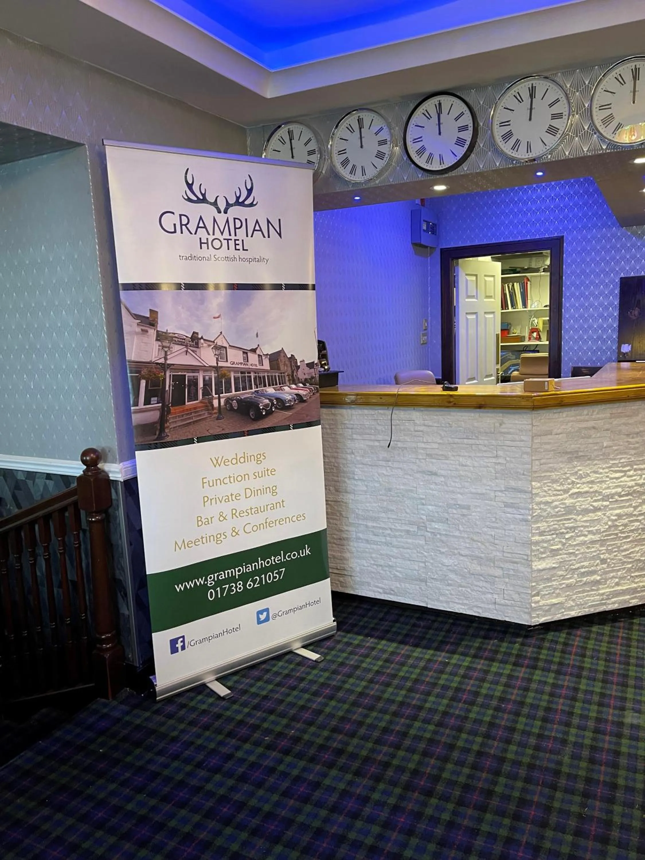 Lobby or reception in Grampian Hotel