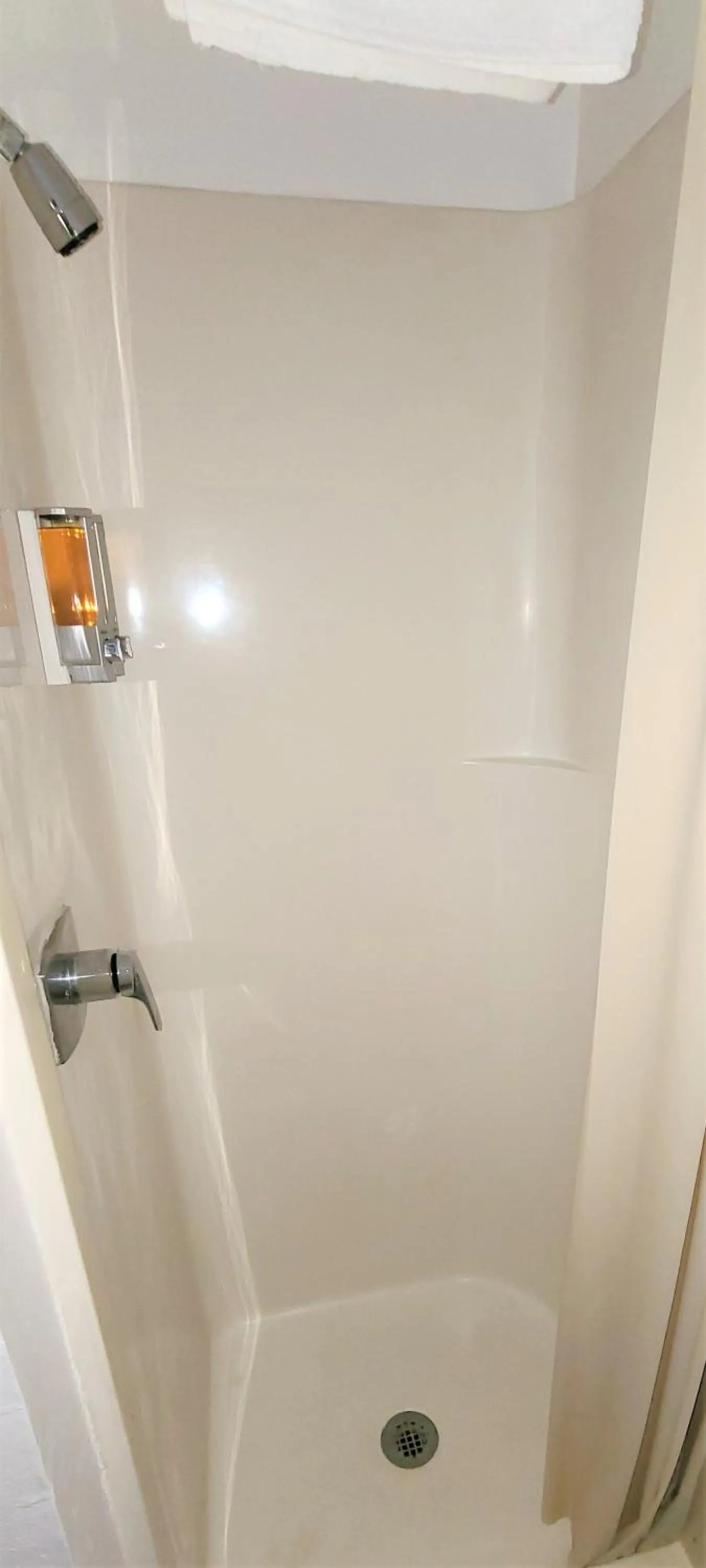 Shower in Blue Coast Inn & Suites