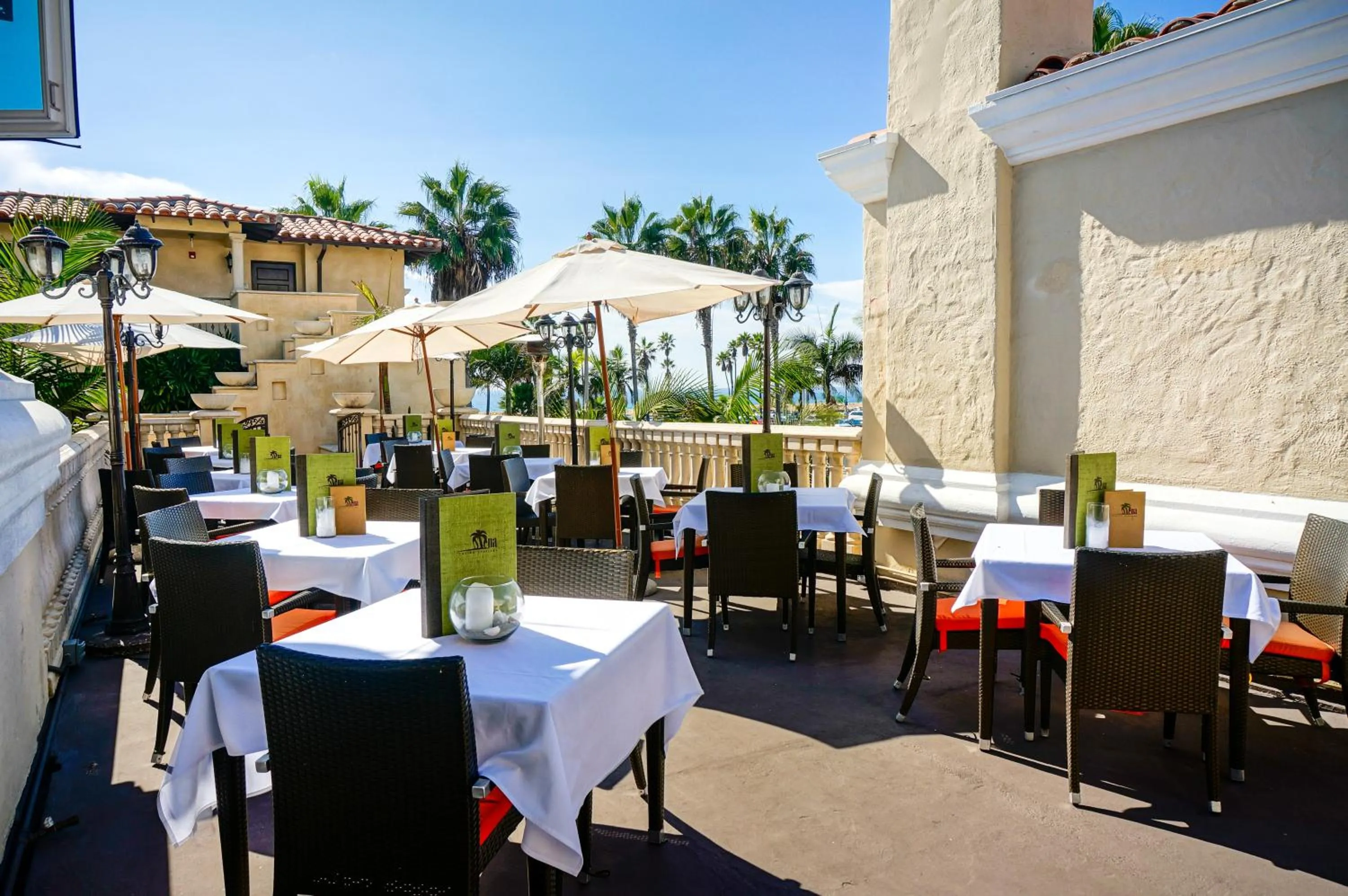 Restaurant/places to eat in Balboa Inn, On The Beach At Newport