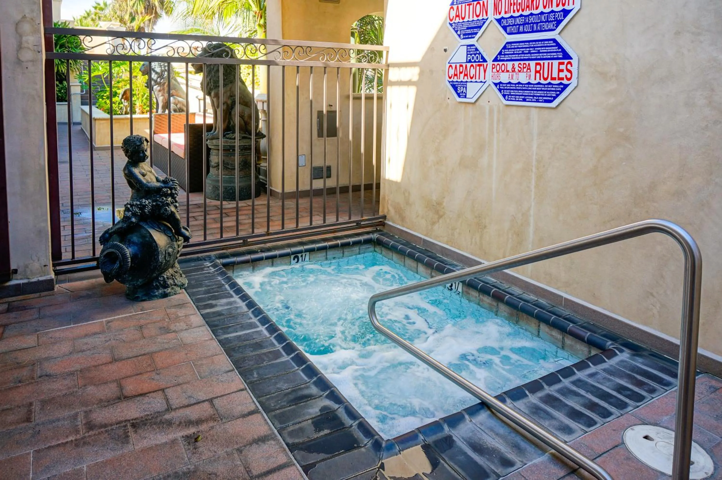 Spa and wellness centre/facilities in Balboa Inn, On The Beach At Newport