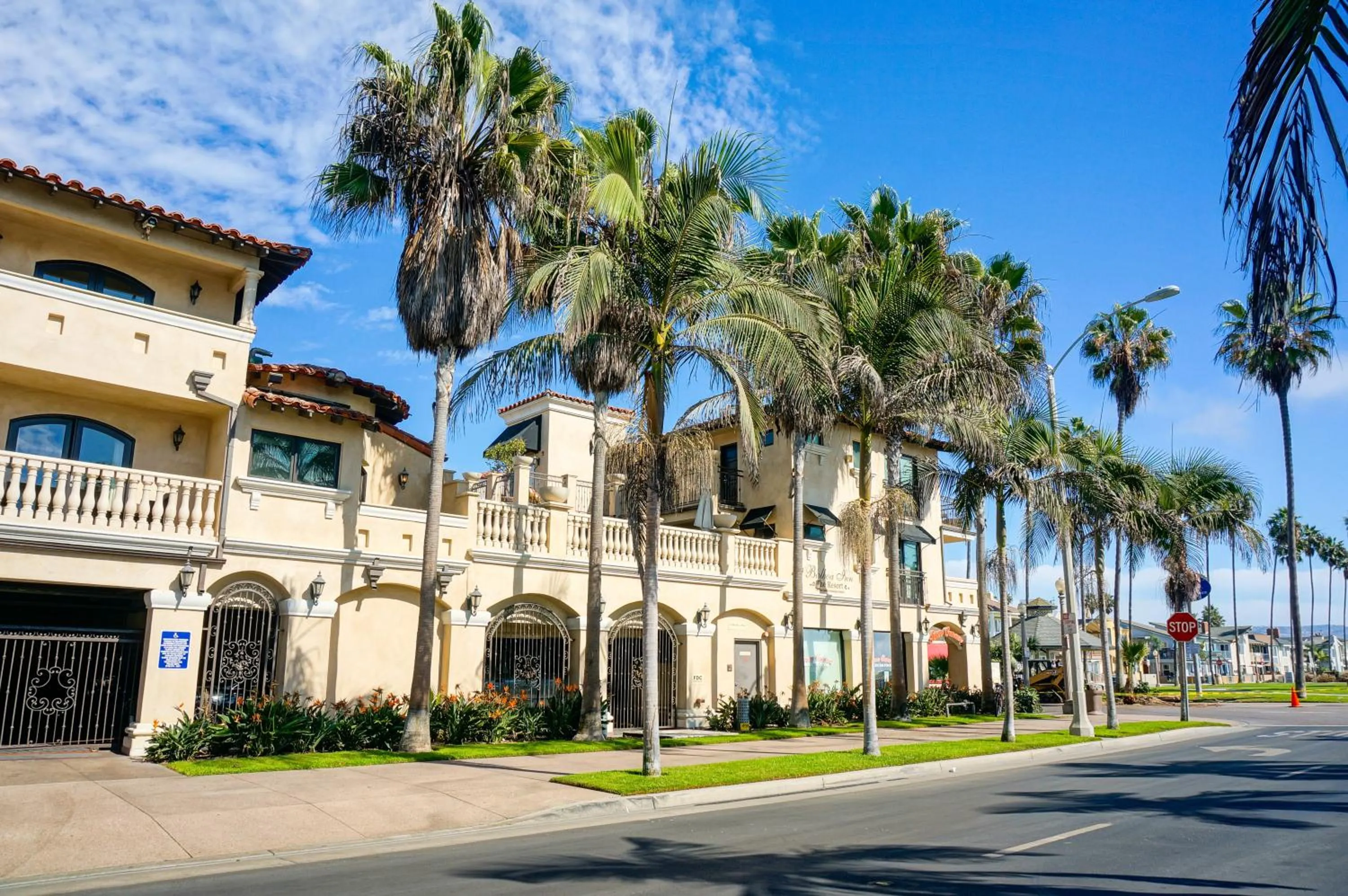 Facade/entrance in Balboa Inn, On The Beach At Newport