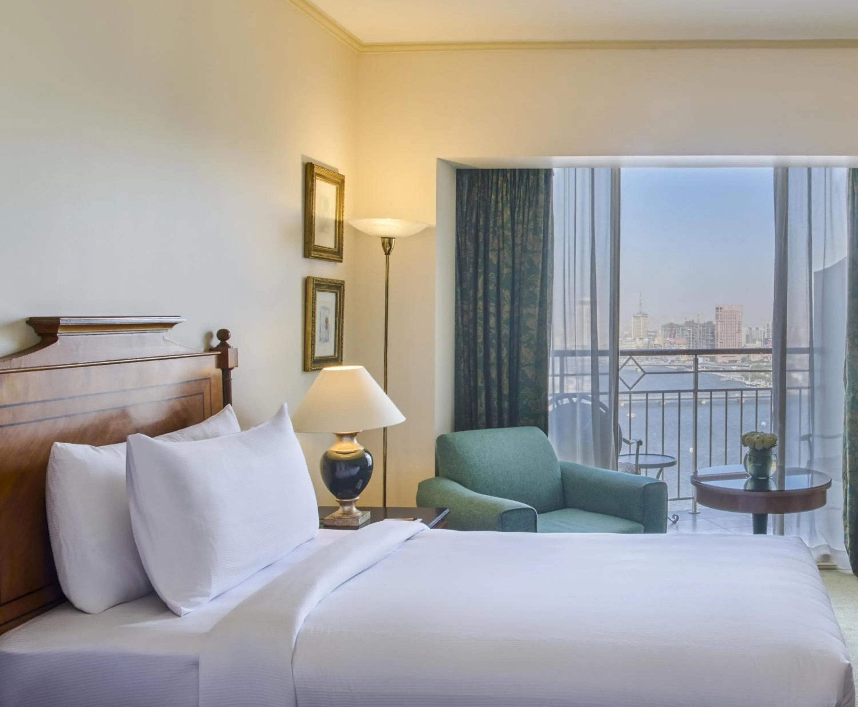 Bedroom, Bed in Hilton Cairo Grand Nile