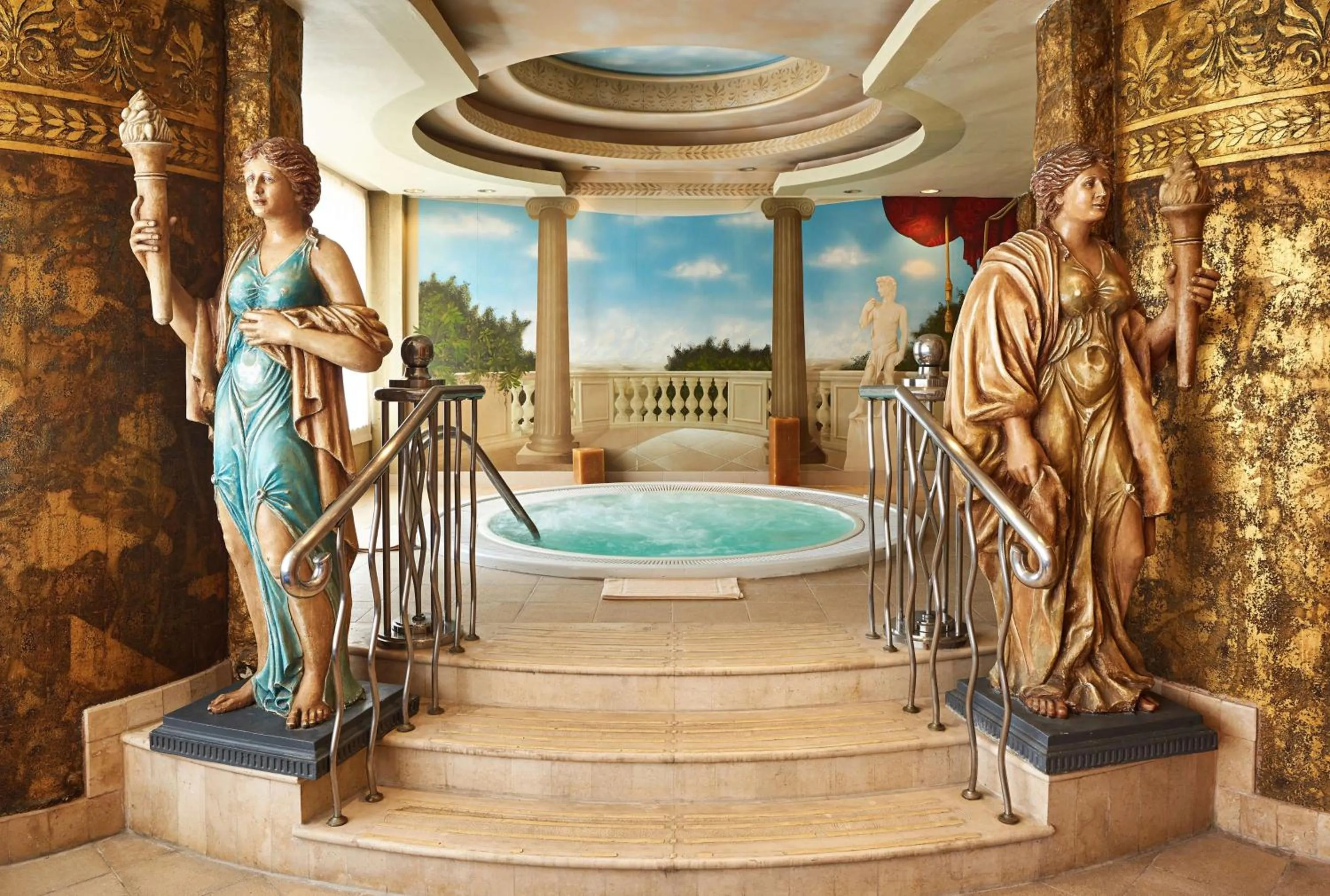 Hot Tub in Hilton Cairo Grand Nile