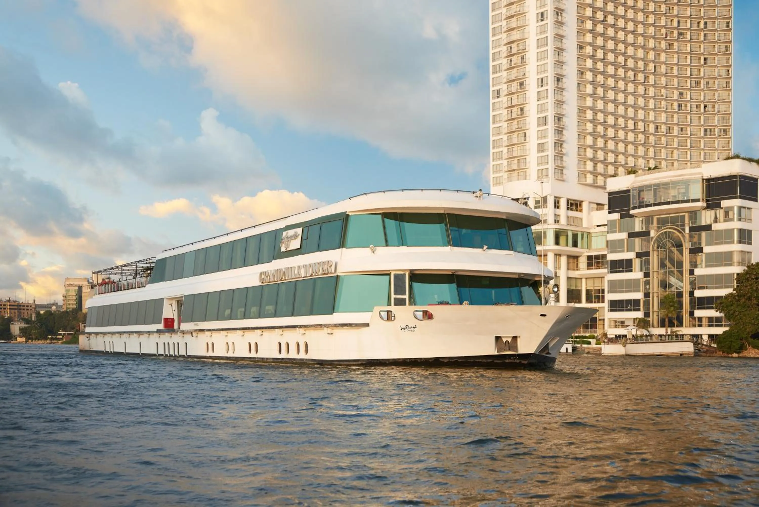 Restaurant/places to eat in Hilton Cairo Grand Nile