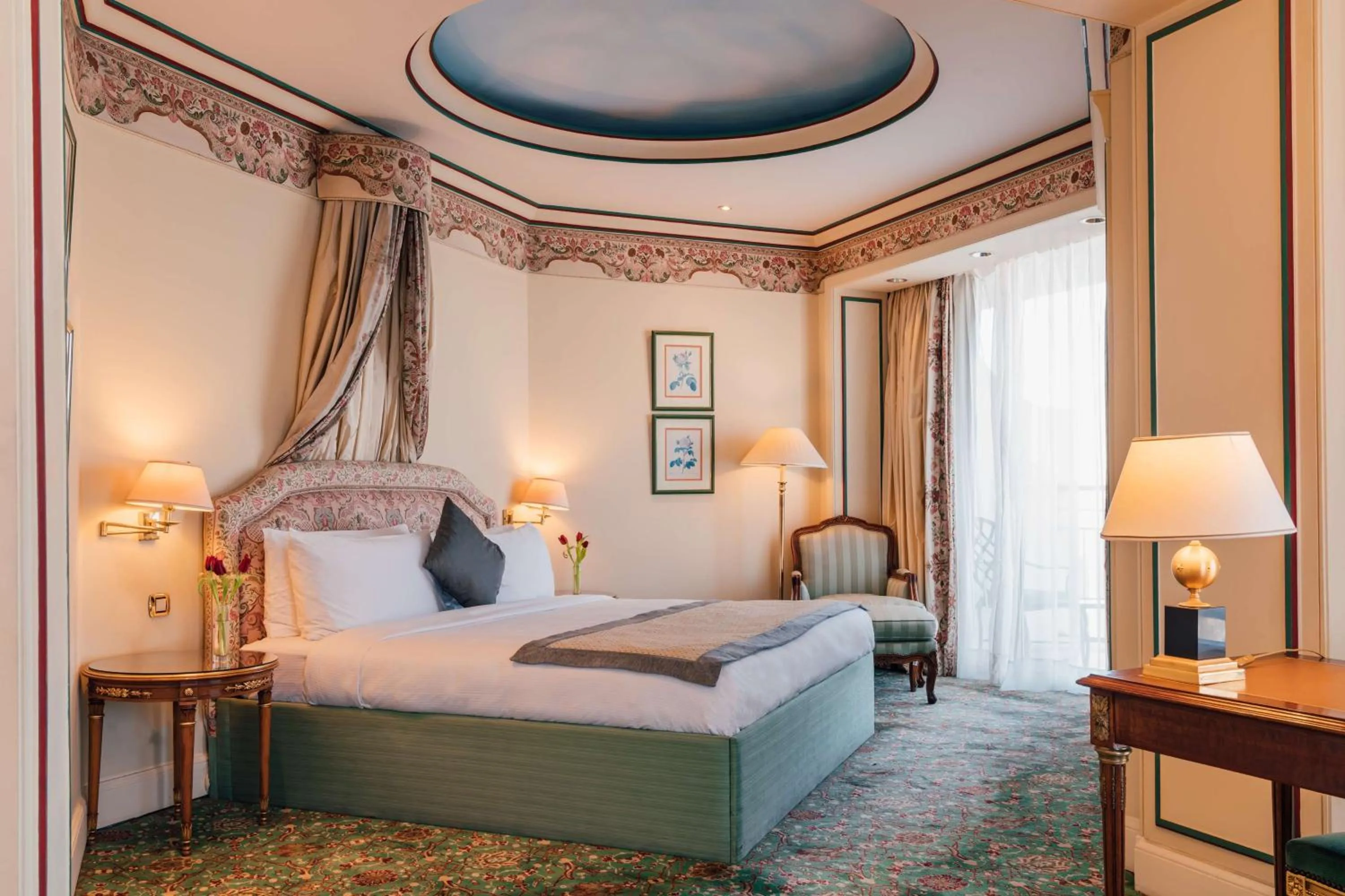 Bed in Hilton Cairo Grand Nile