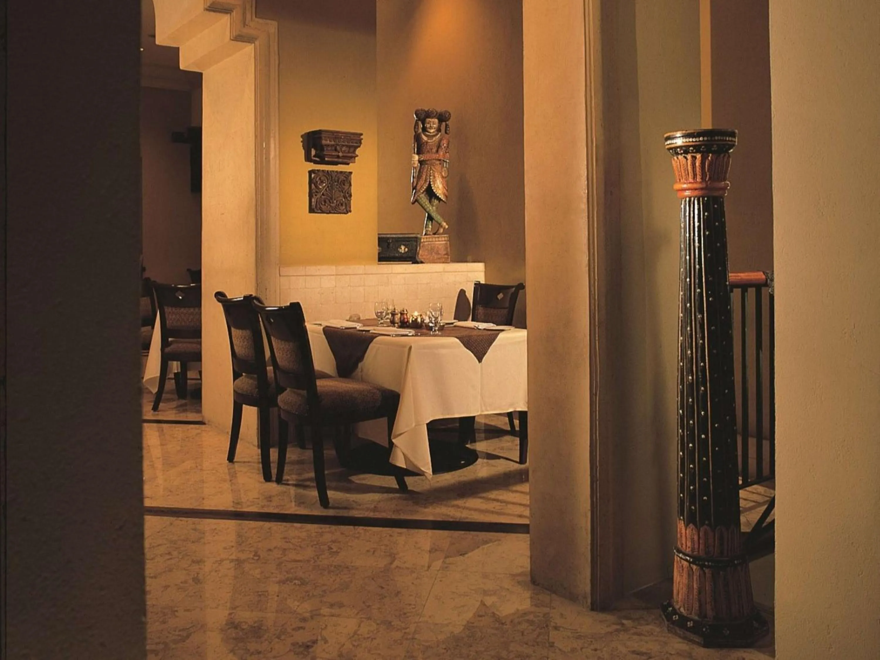 Restaurant/places to eat in Hilton Cairo Grand Nile