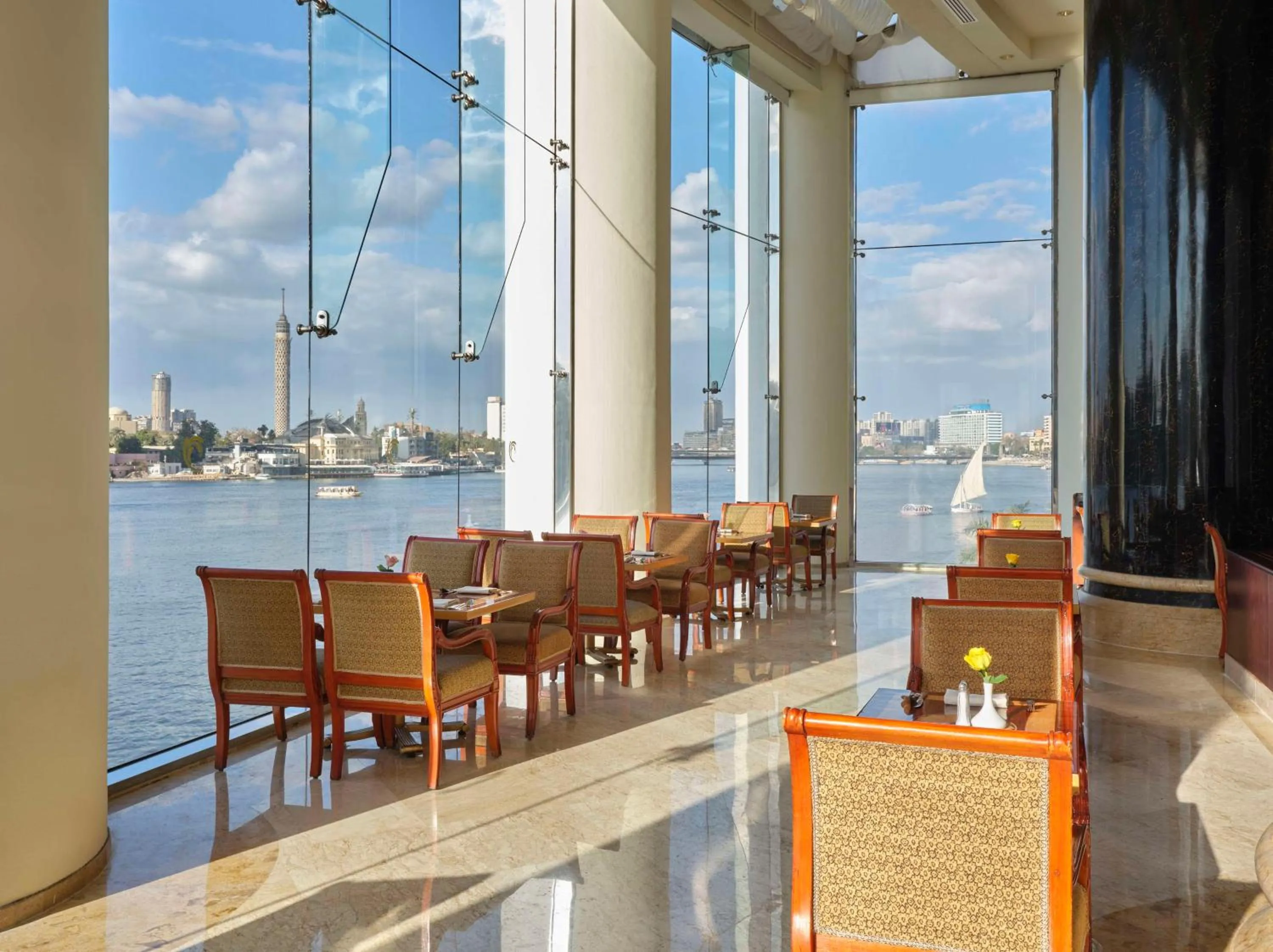 Restaurant/places to eat in Hilton Cairo Grand Nile