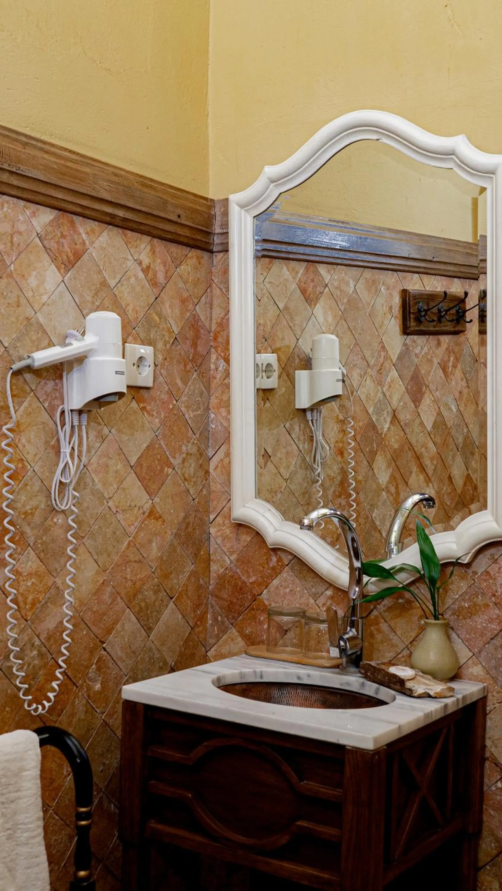 Shower in Kayu Arum Resort