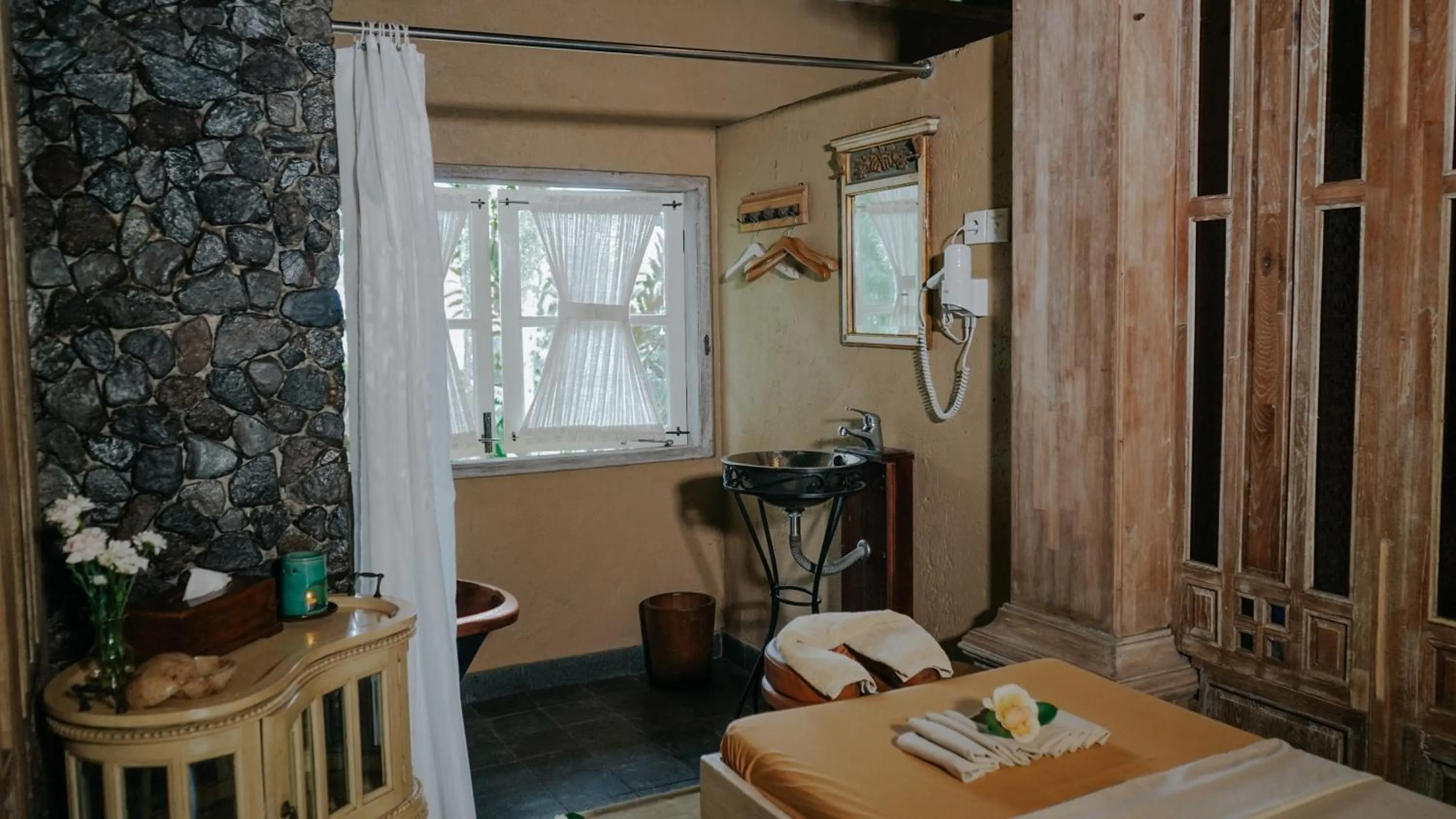 Spa and wellness centre/facilities, Bed in Kayu Arum Resort