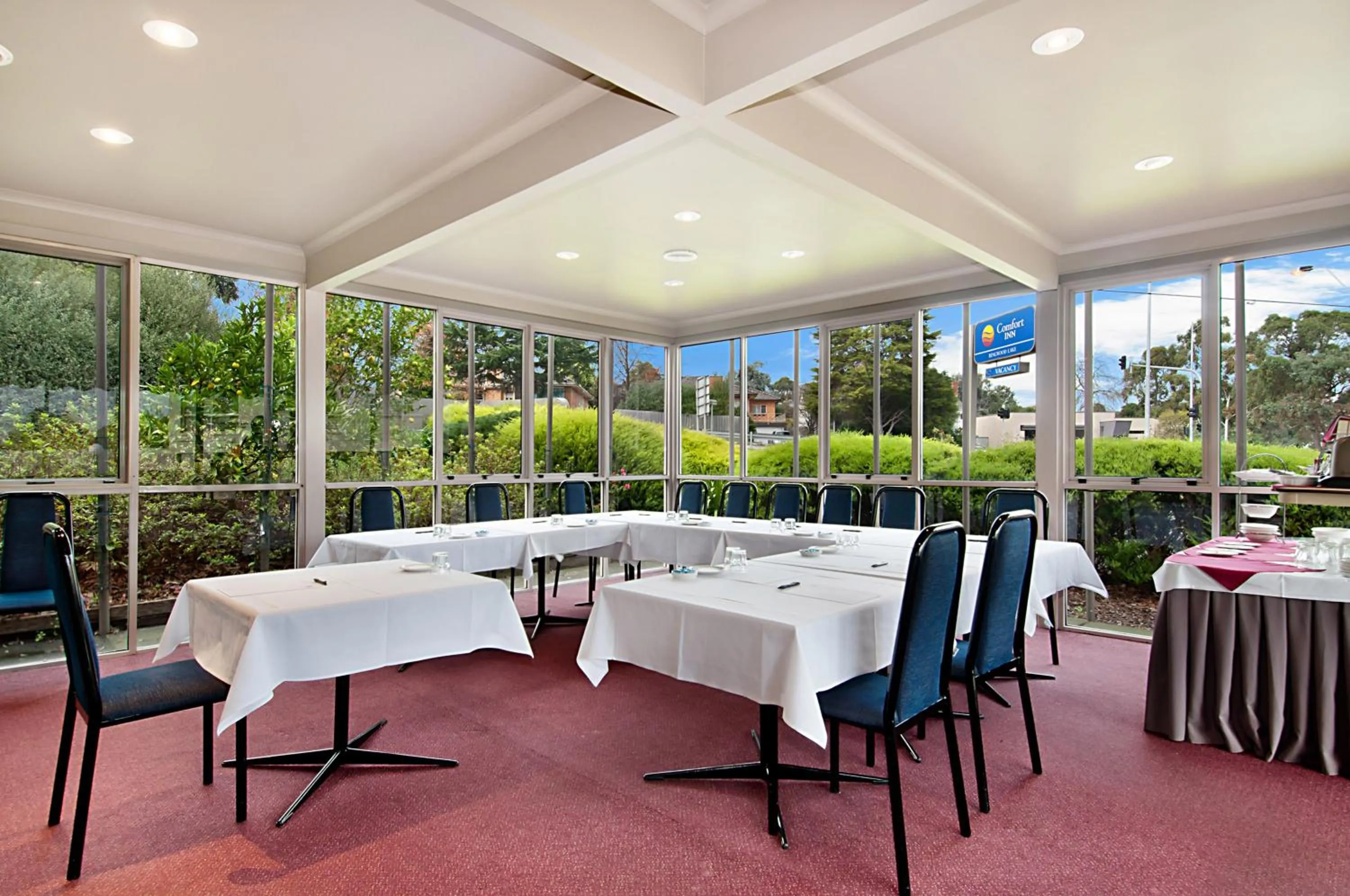 Business facilities in Ringwood Lake Inn