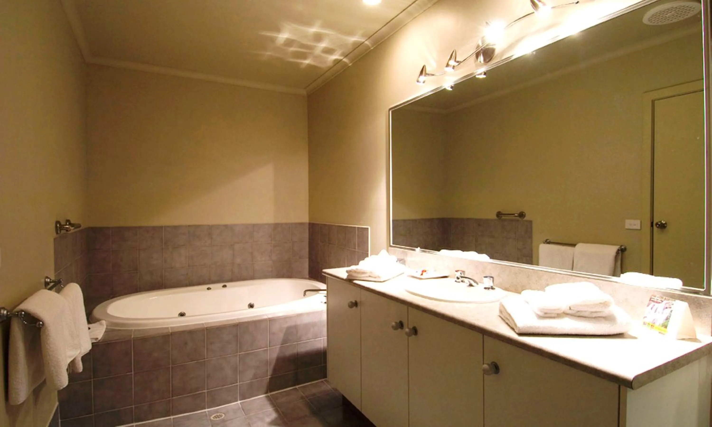 Bathroom in Ringwood Lake Inn