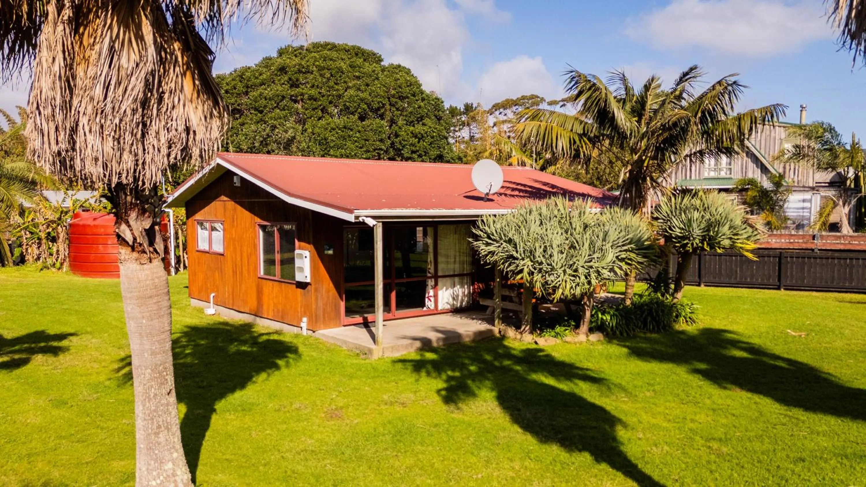 Property building in Ahipara TOP 10 Holiday Park