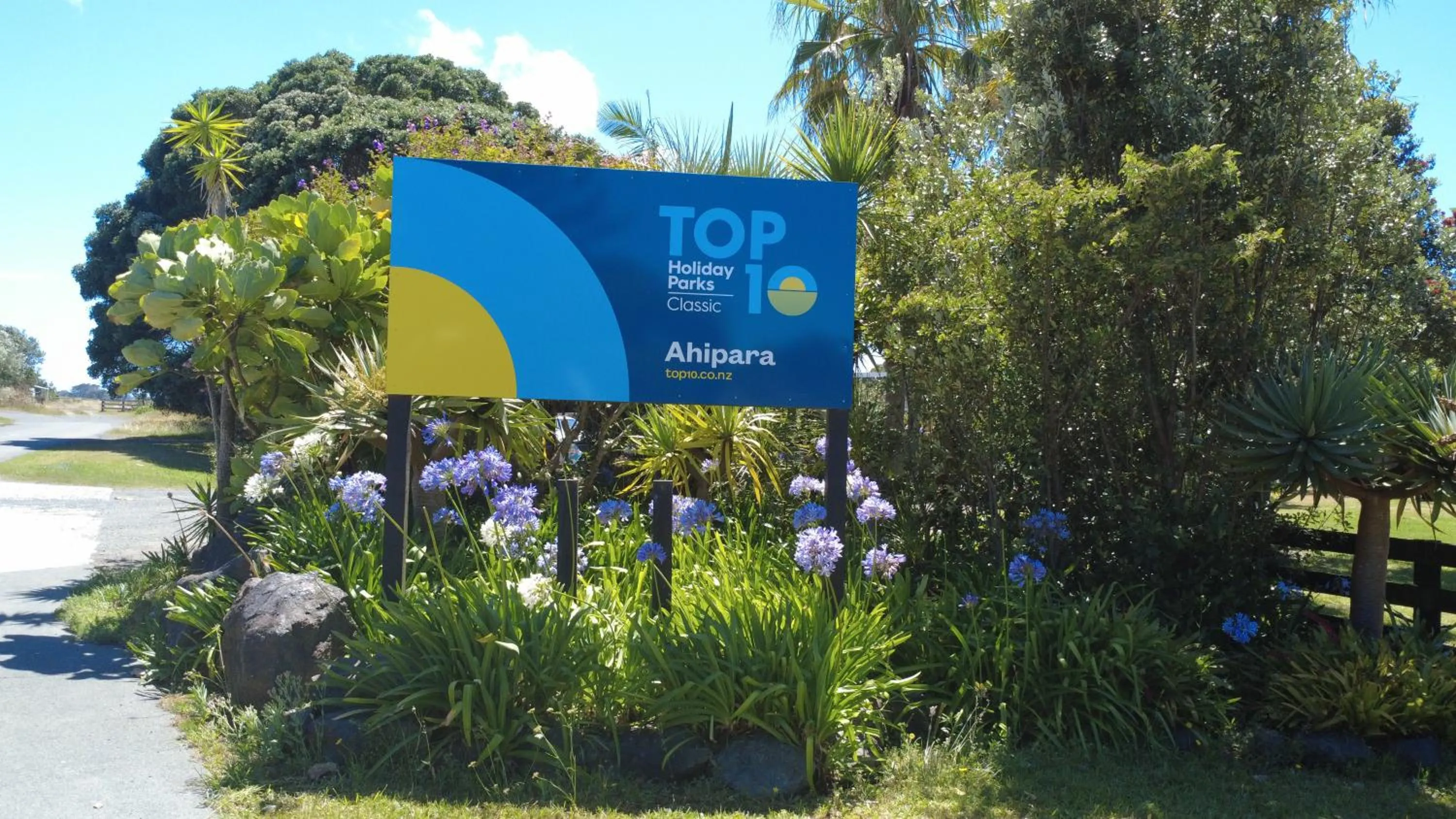 Facade/entrance in Ahipara TOP 10 Holiday Park