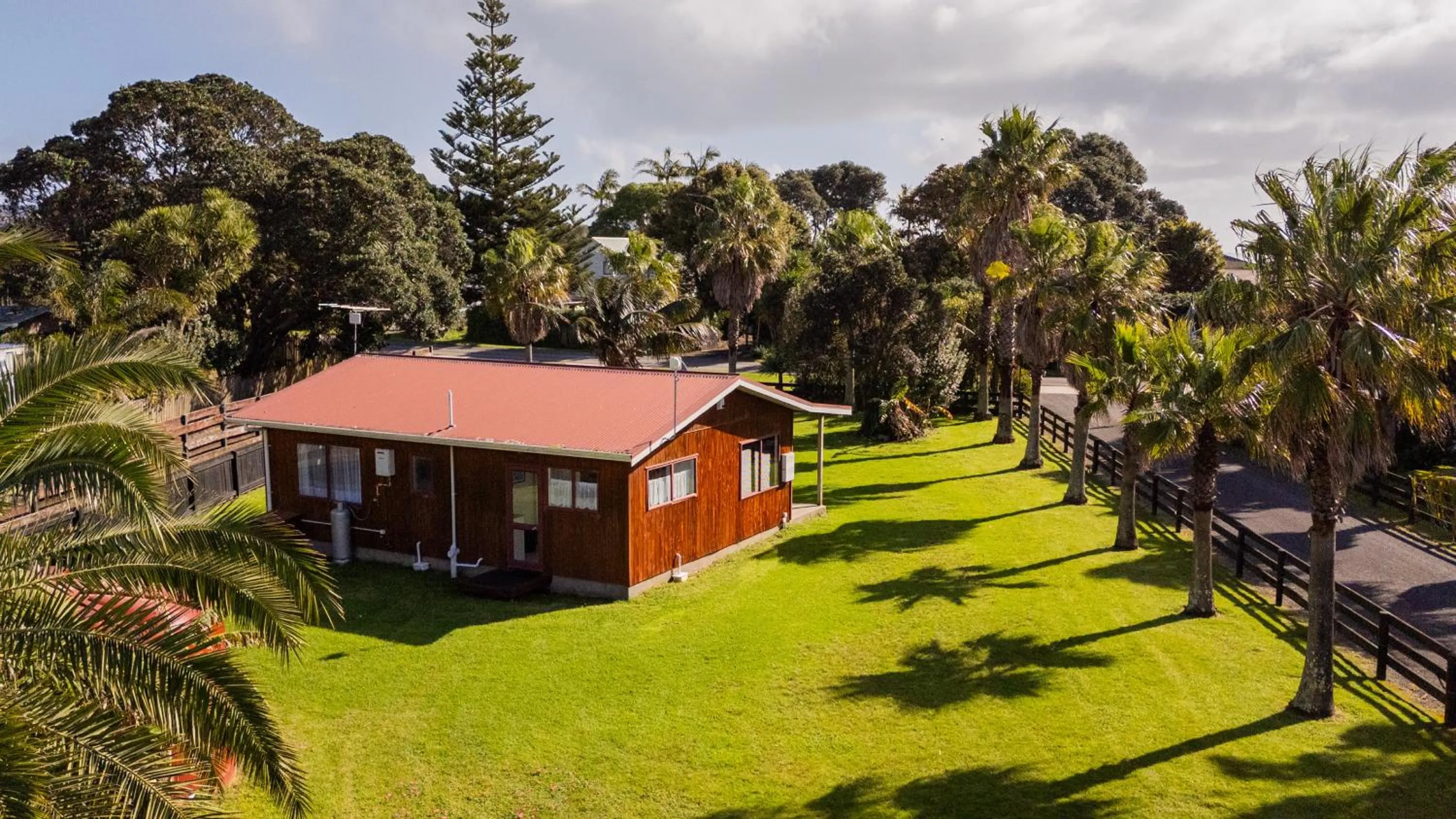 Property building in Ahipara TOP 10 Holiday Park