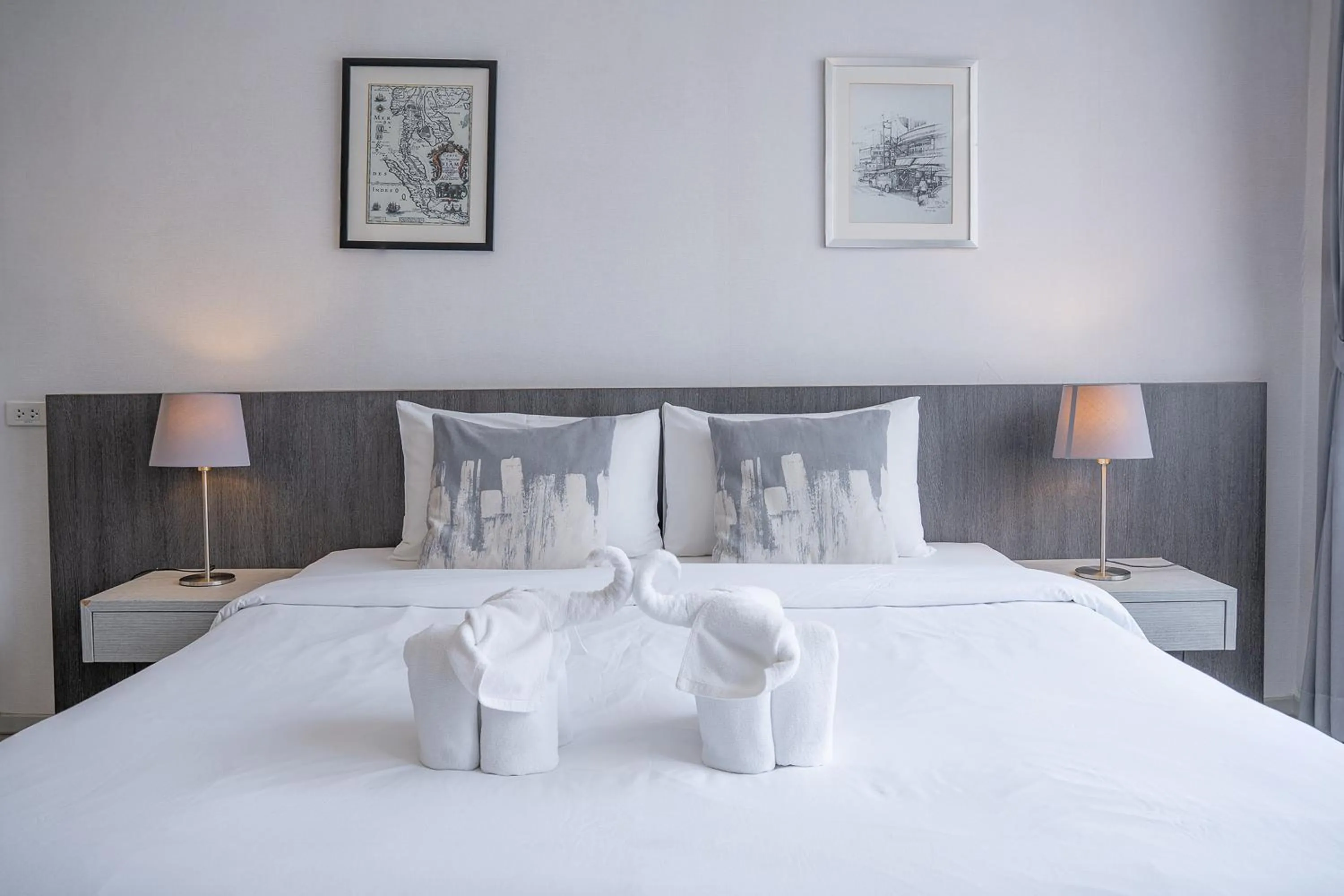 Bed in Ratchadamnoen Residence