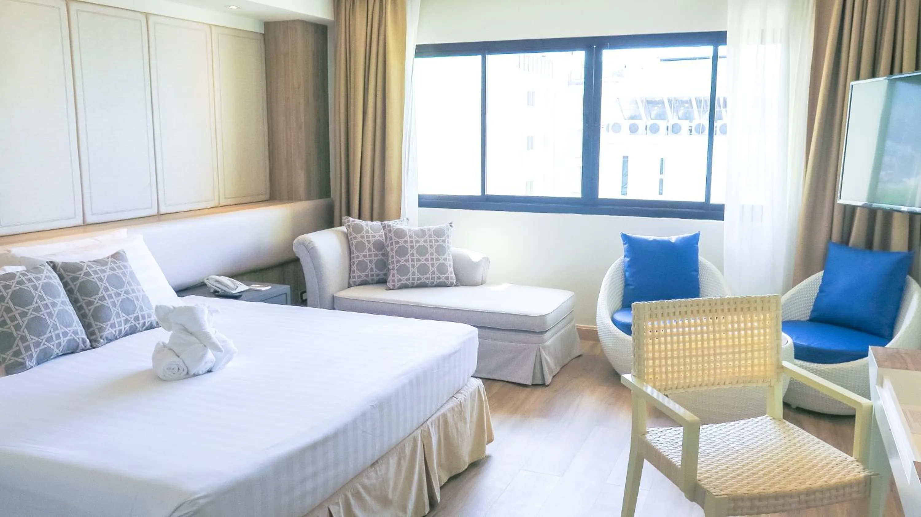 Bed in Hiran Residence