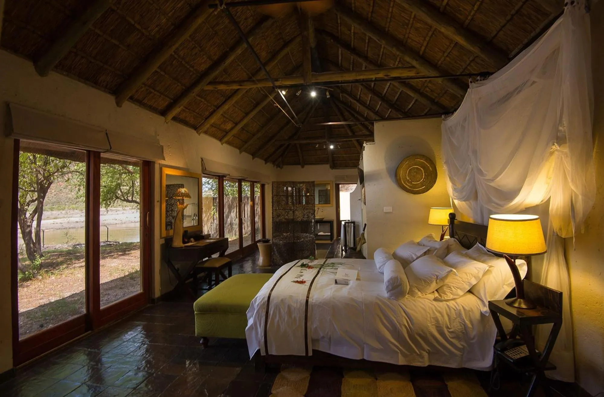 Bedroom, Bed in Tau Game Lodge