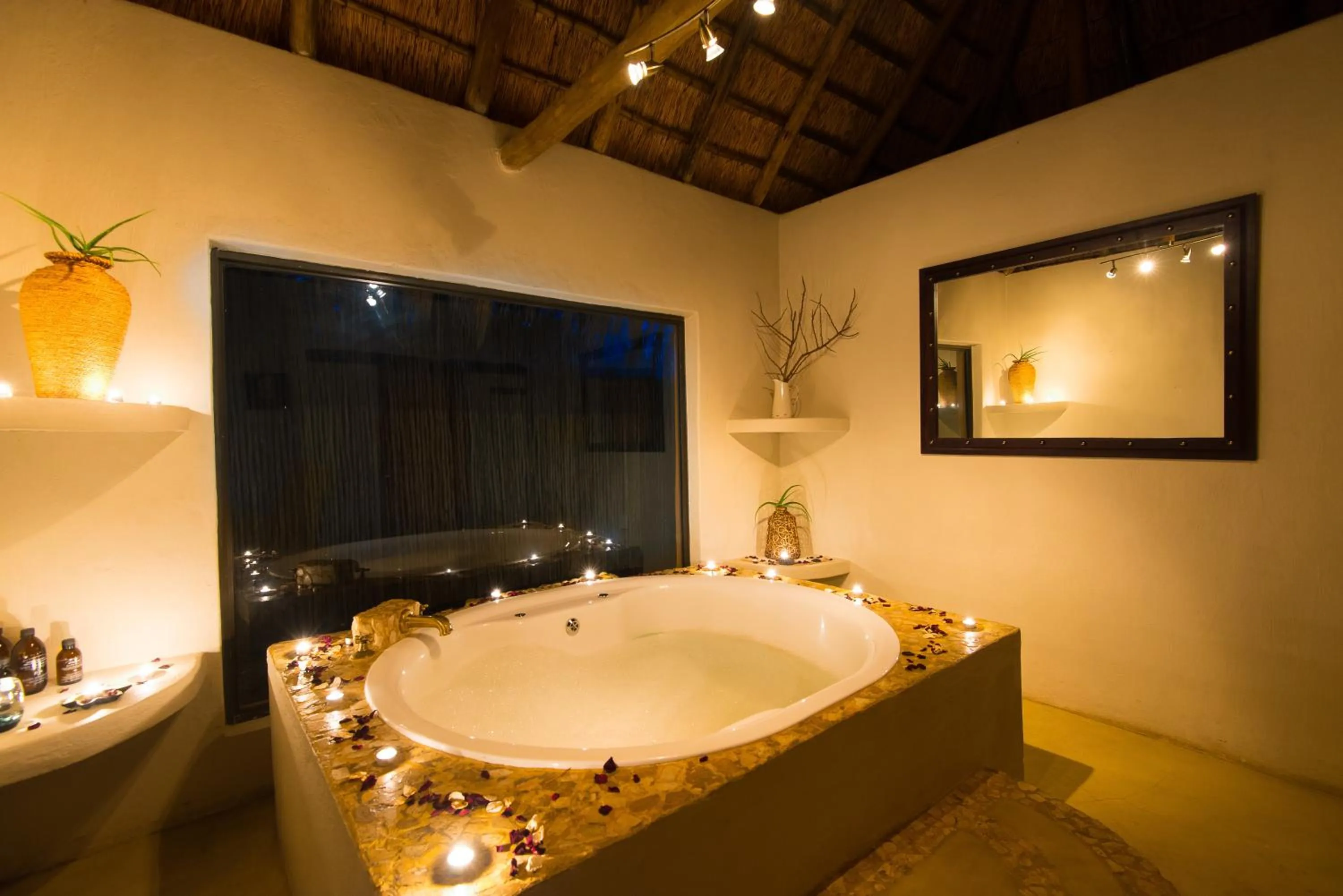 Area and facilities in Tau Game Lodge