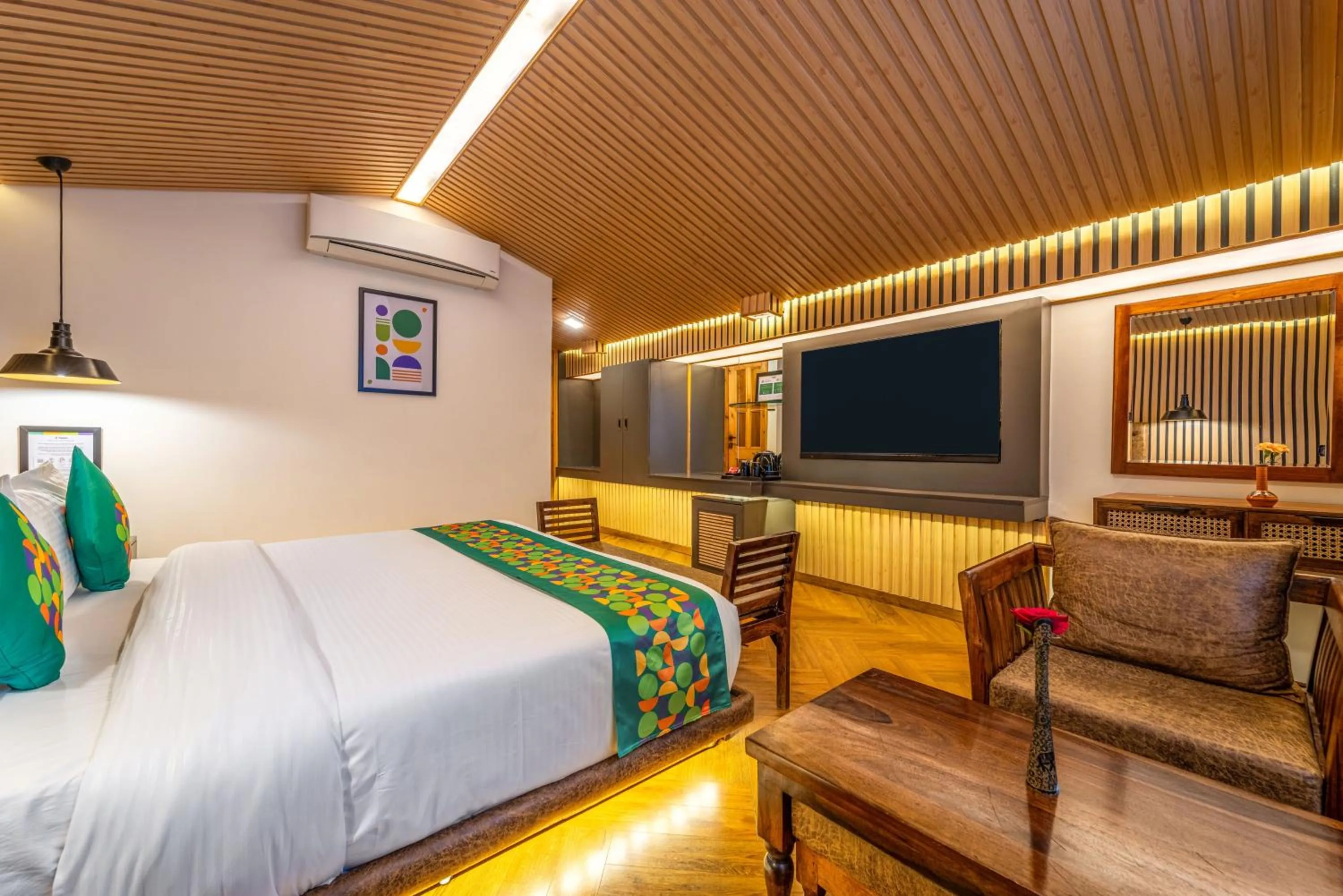 Bedroom, Bed in Treebo Premium Bridge View Regency, Mall Road