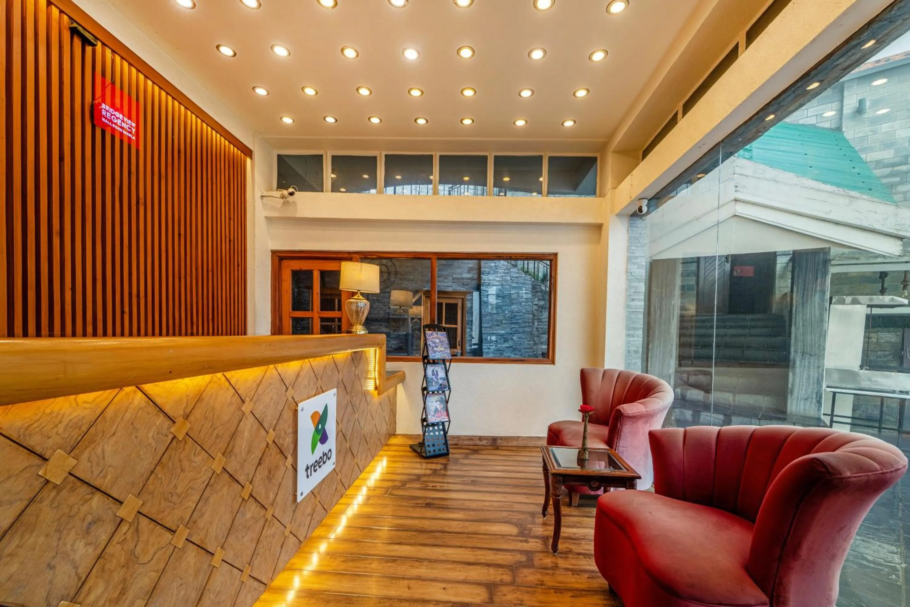 Lobby or reception in Treebo Premium Bridge View Regency, Mall Road