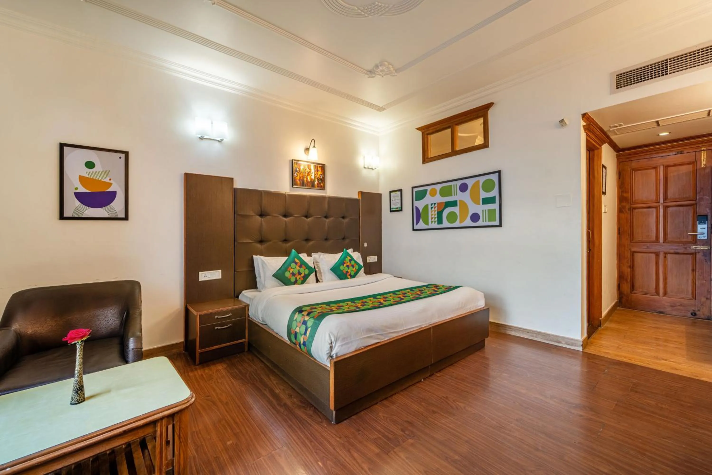 Bedroom, Bed in Treebo Premium Bridge View Regency, Mall Road