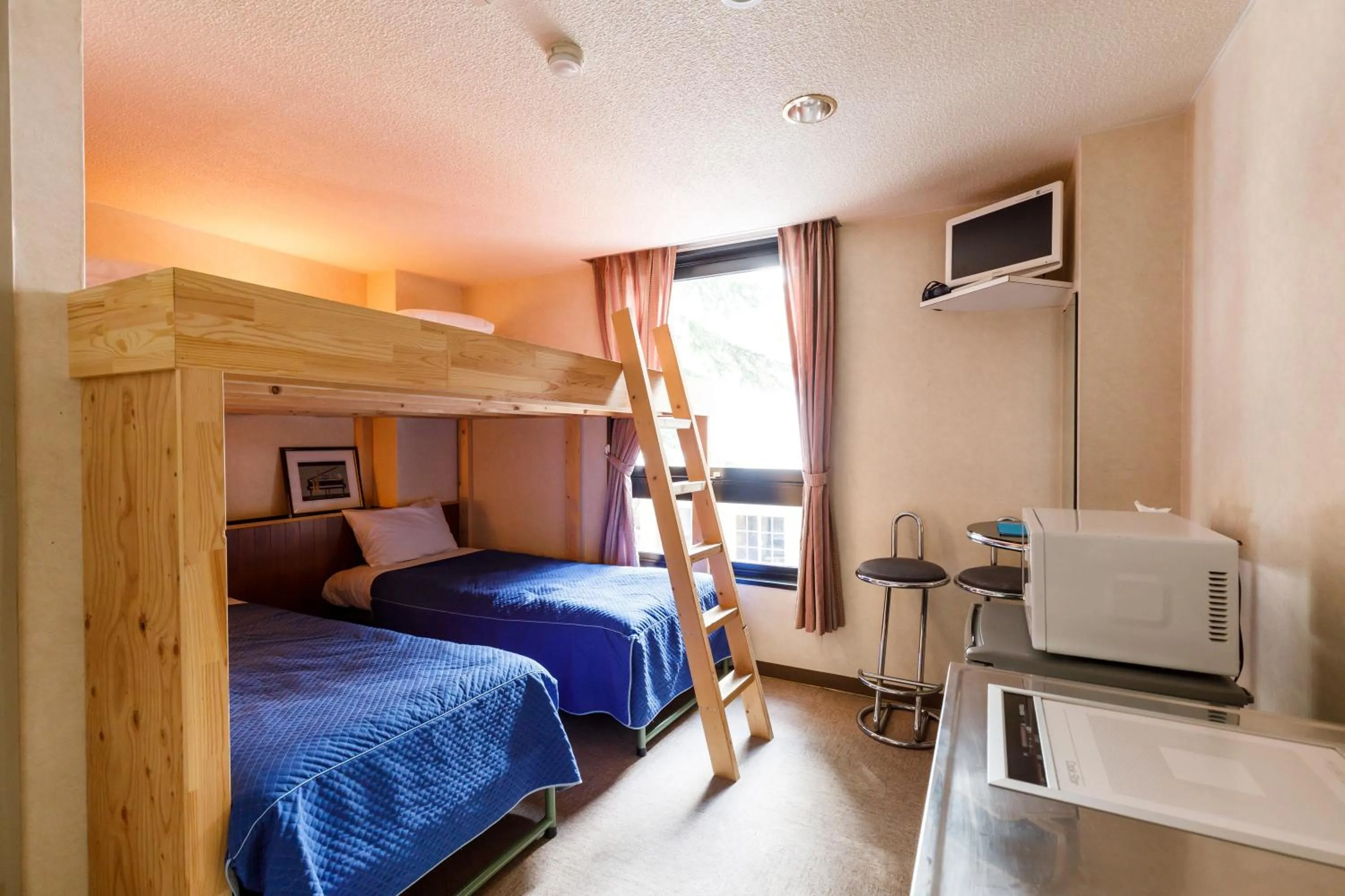 bunk bed, Bed in ホテルにれの樹