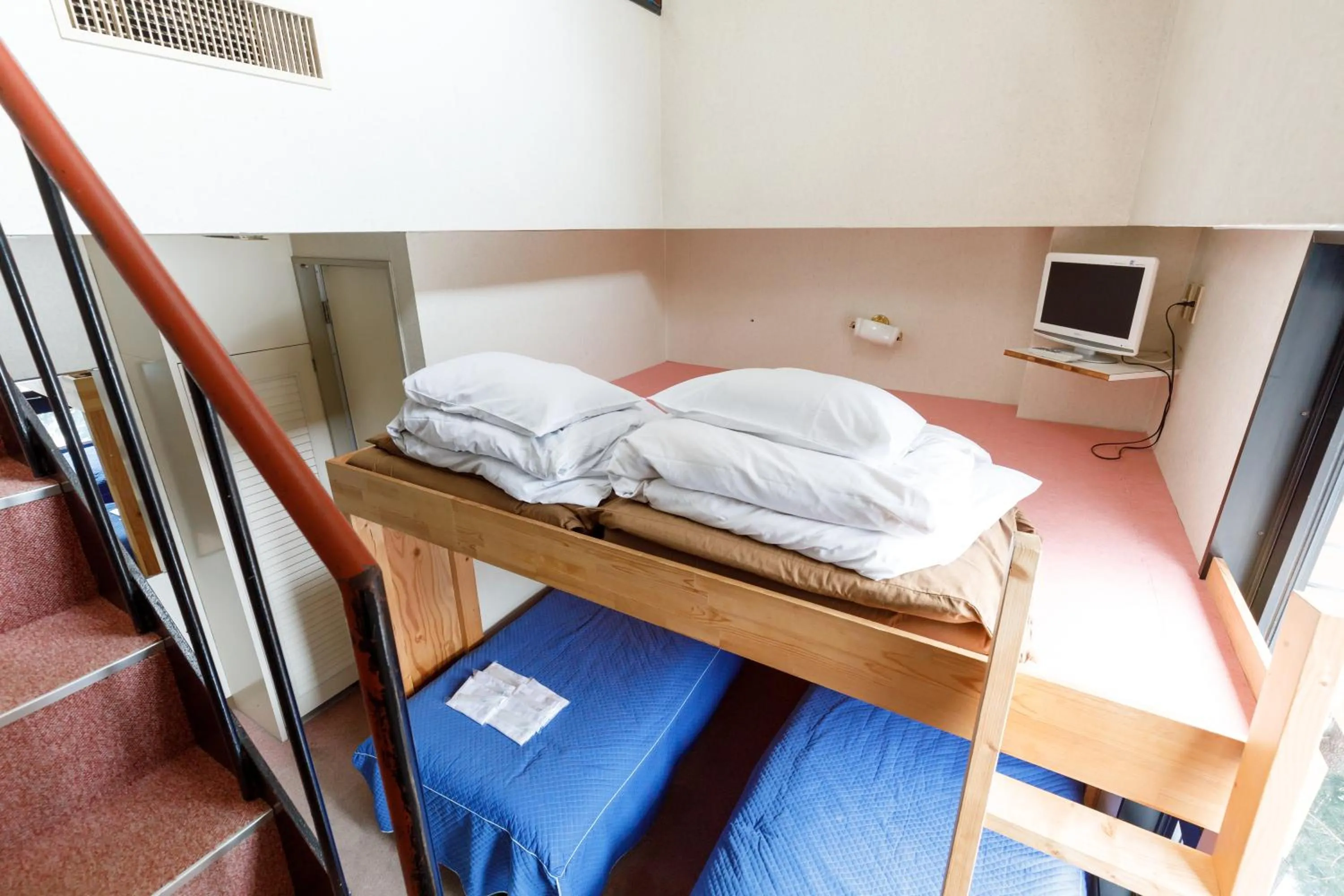 bunk bed, Bed in ホテルにれの樹