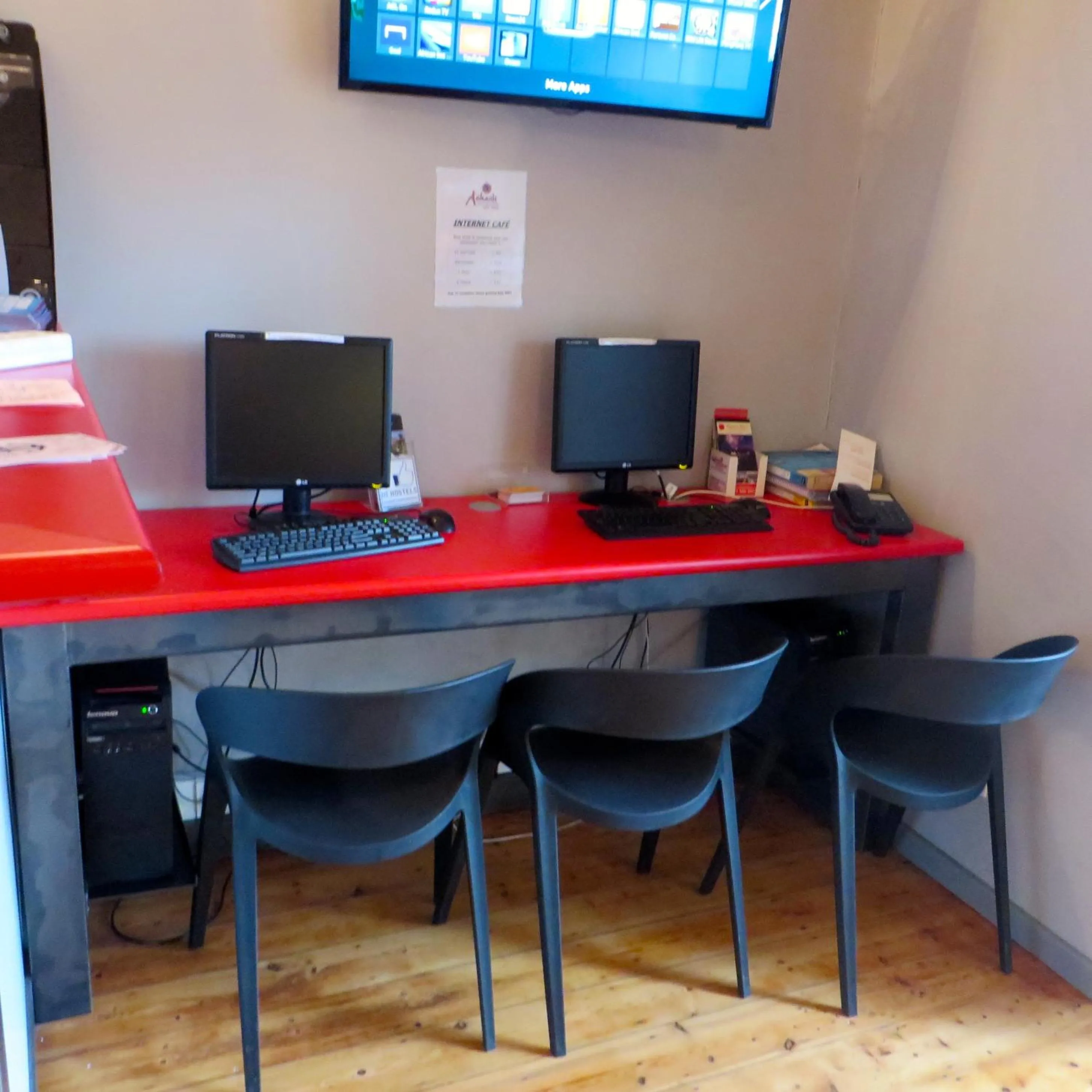 TV and multimedia in Ashanti Lodge Backpackers