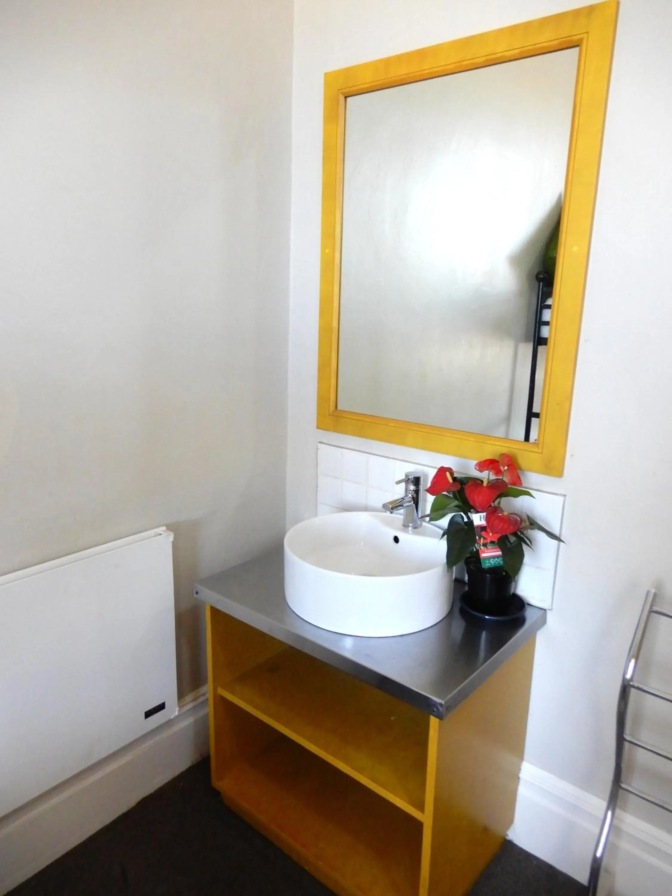 Decorative detail in Ashanti Lodge Backpackers