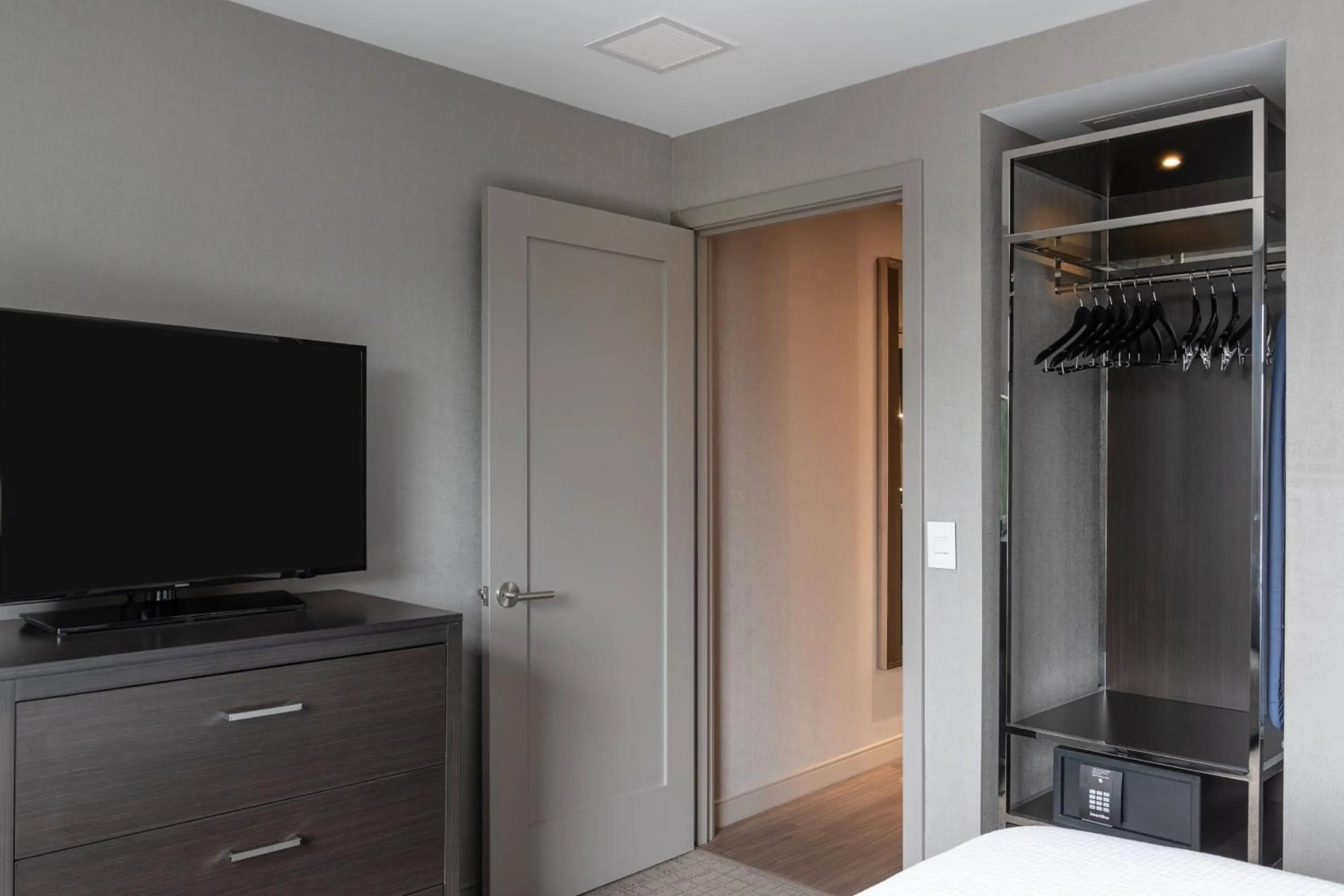 Bedroom in Residence Inn by Marriott Weehawken