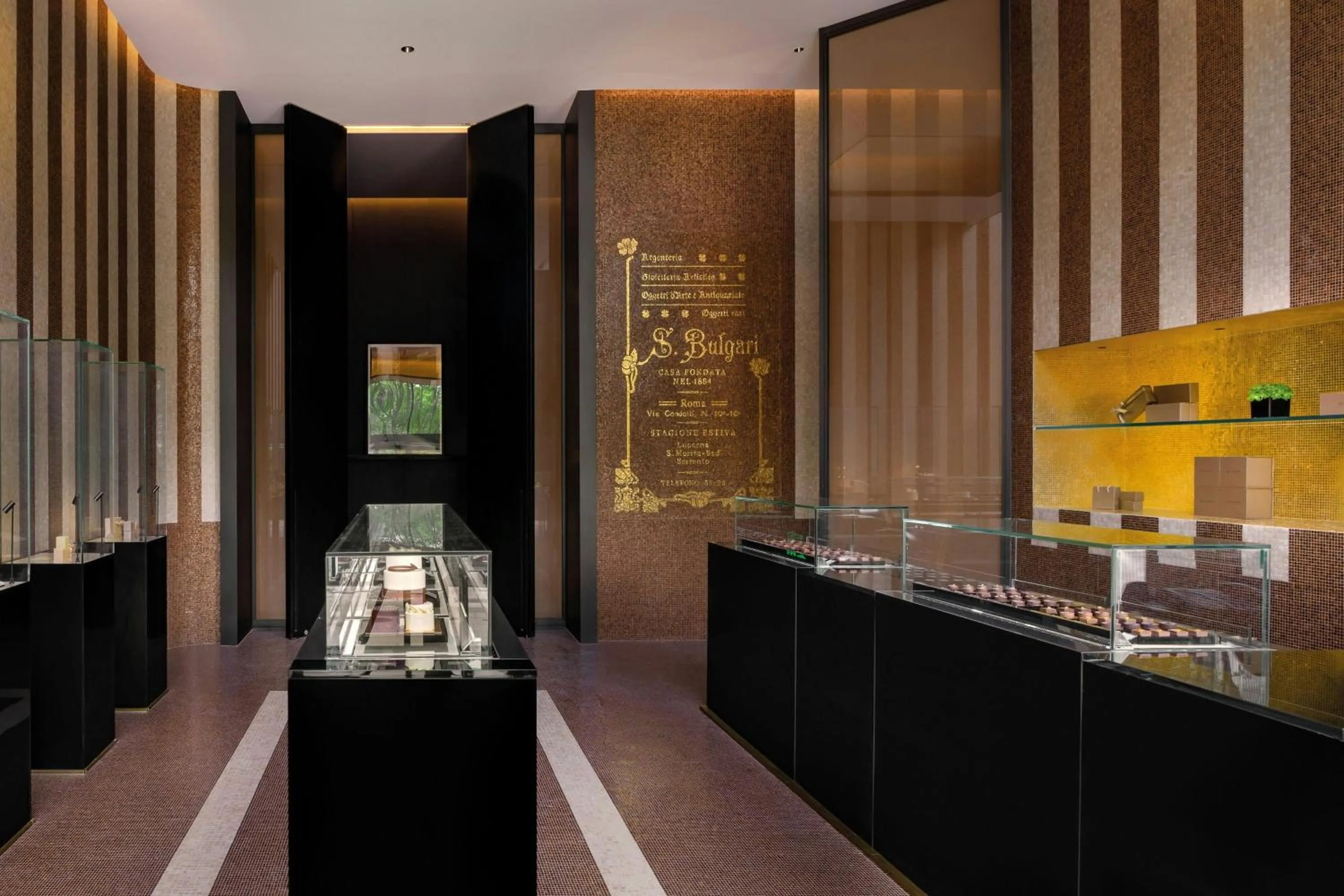 Restaurant/places to eat in Bulgari Hotel Shanghai