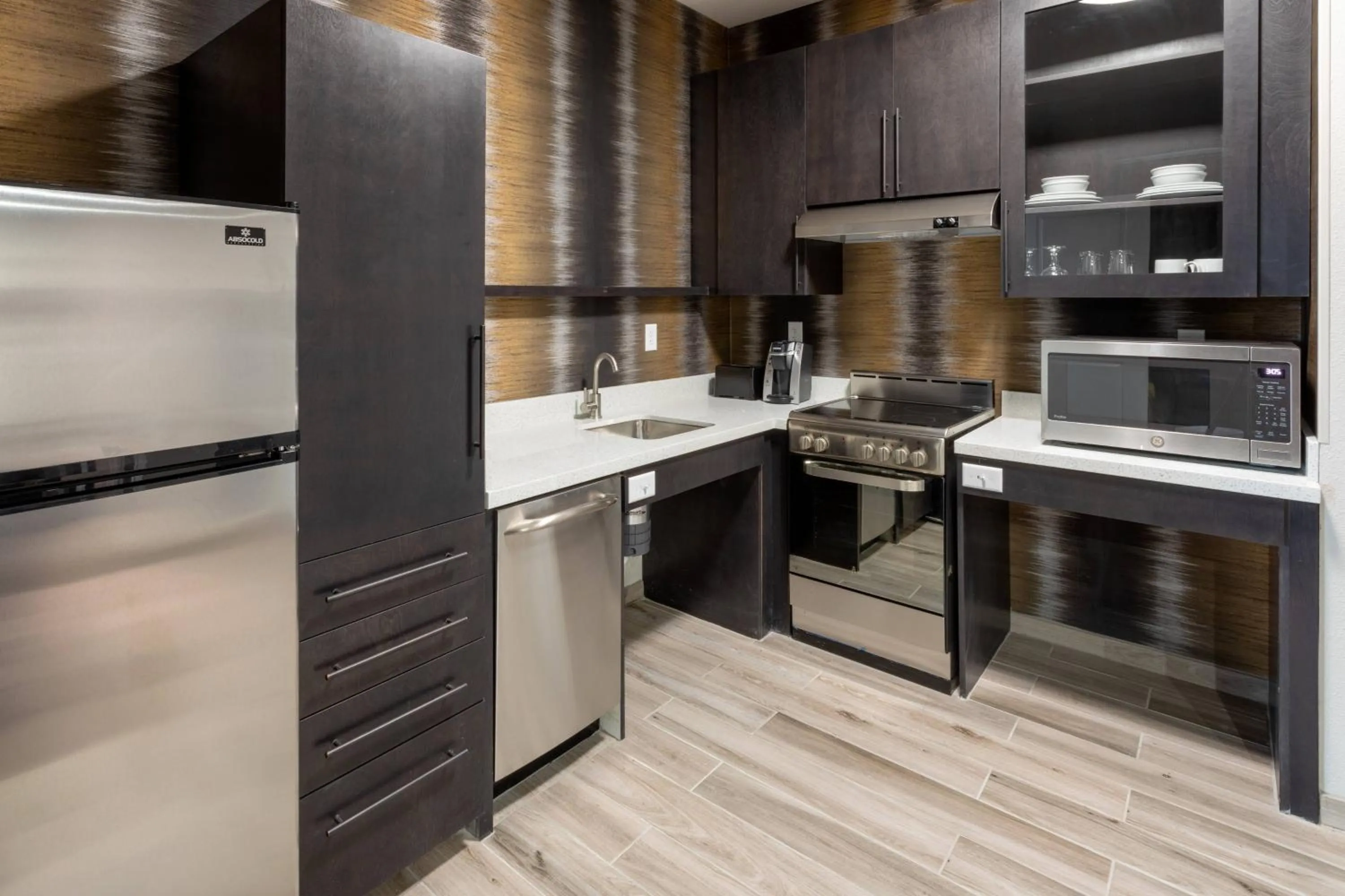 Kitchen or kitchenette in Residence Inn by Marriott St. Cloud