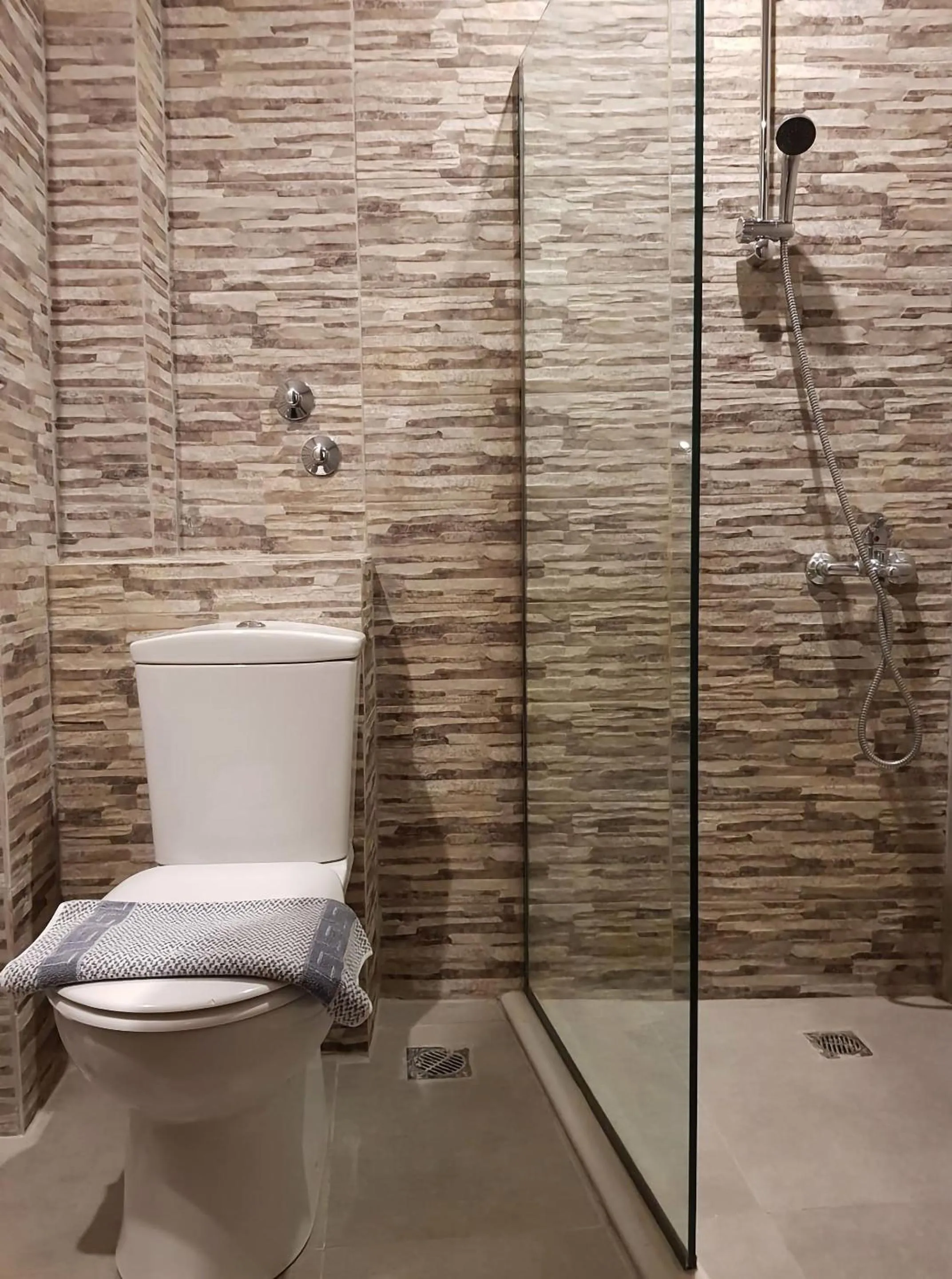 Bathroom in Cleopatra Apartments