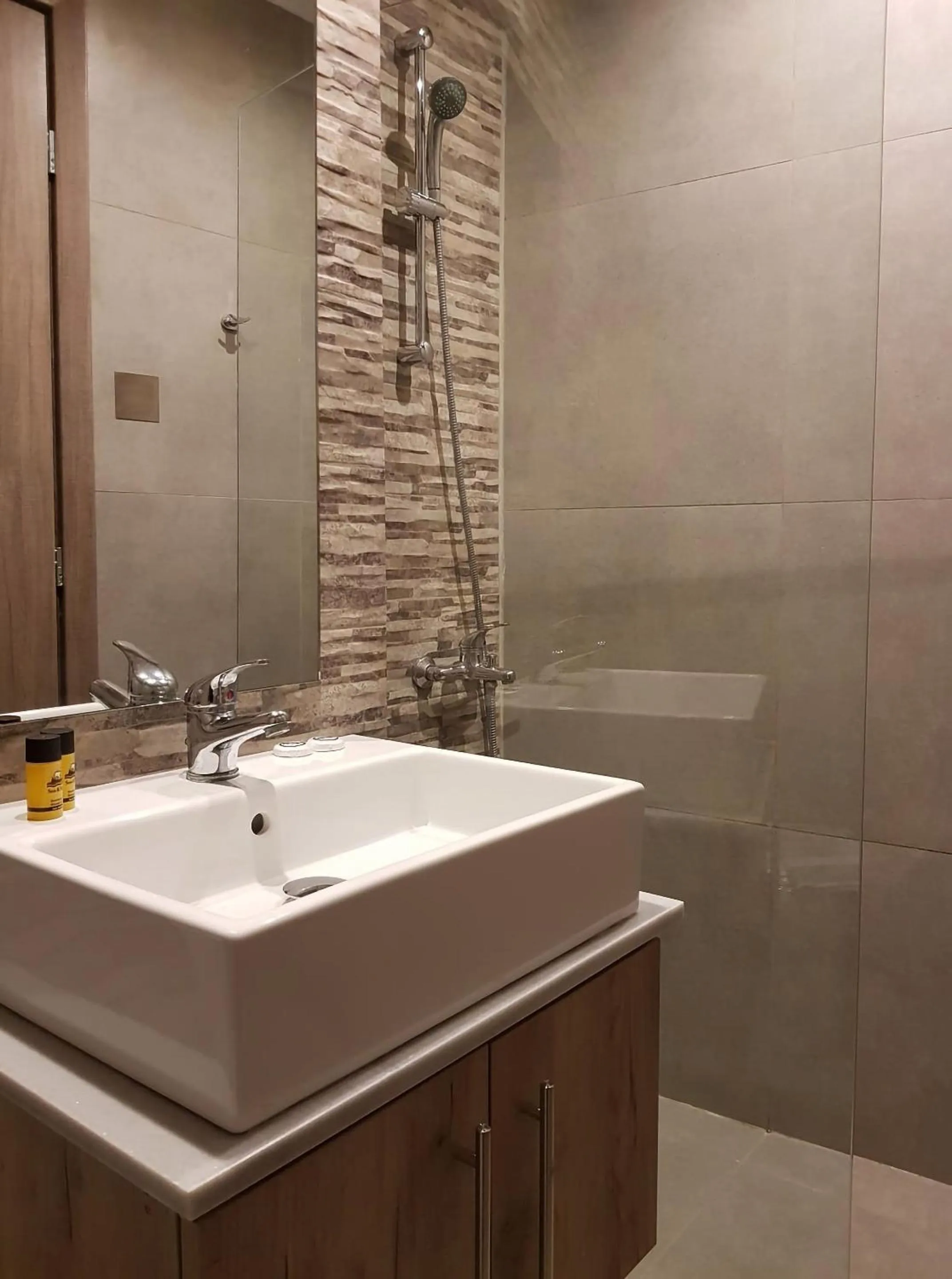 Bathroom in Cleopatra Apartments